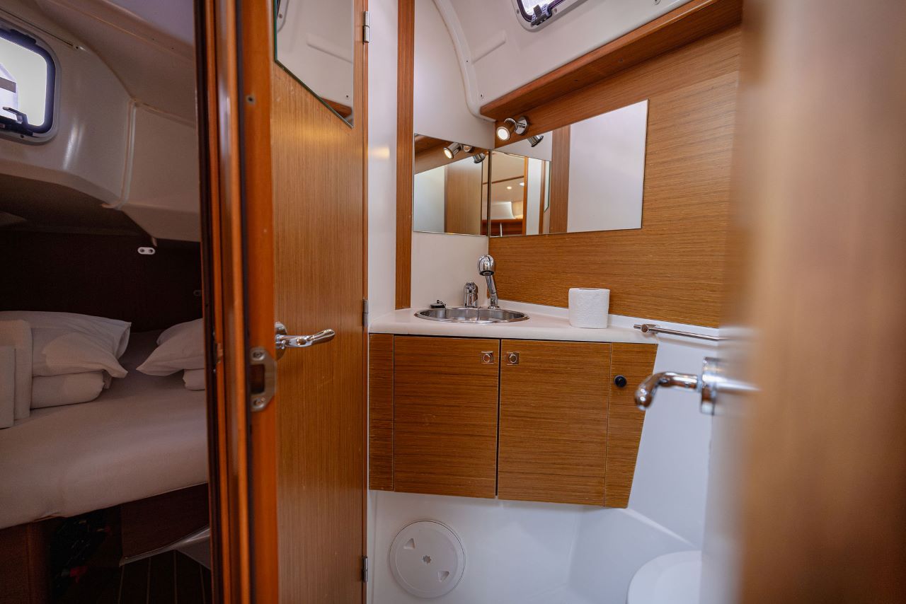 Sun Odyssey 49i — photo 36