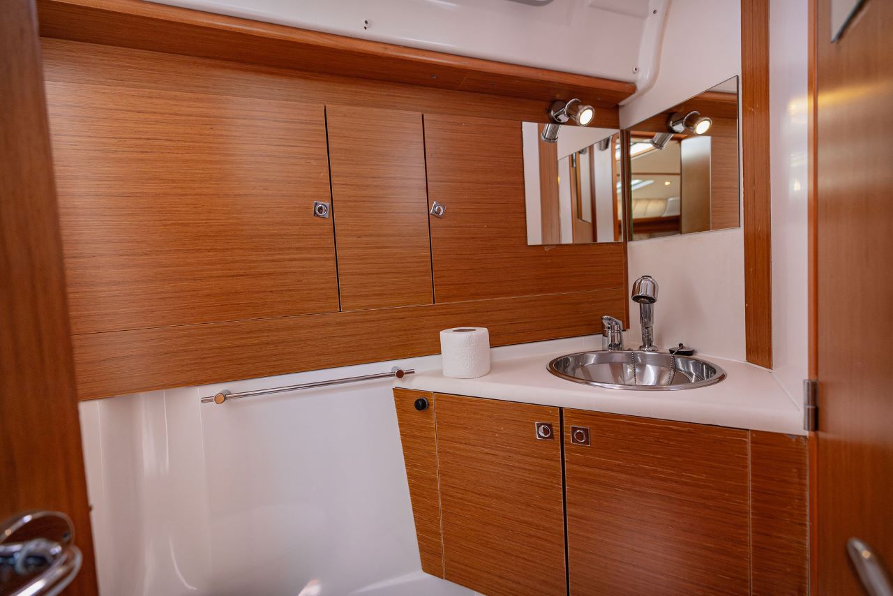 Sun Odyssey 49i — photo 37