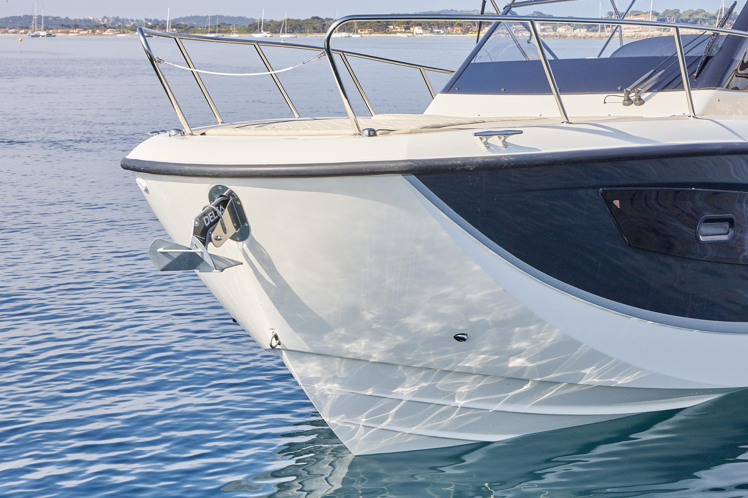 Quicksilver Activ 875 Sundeck — photo 15