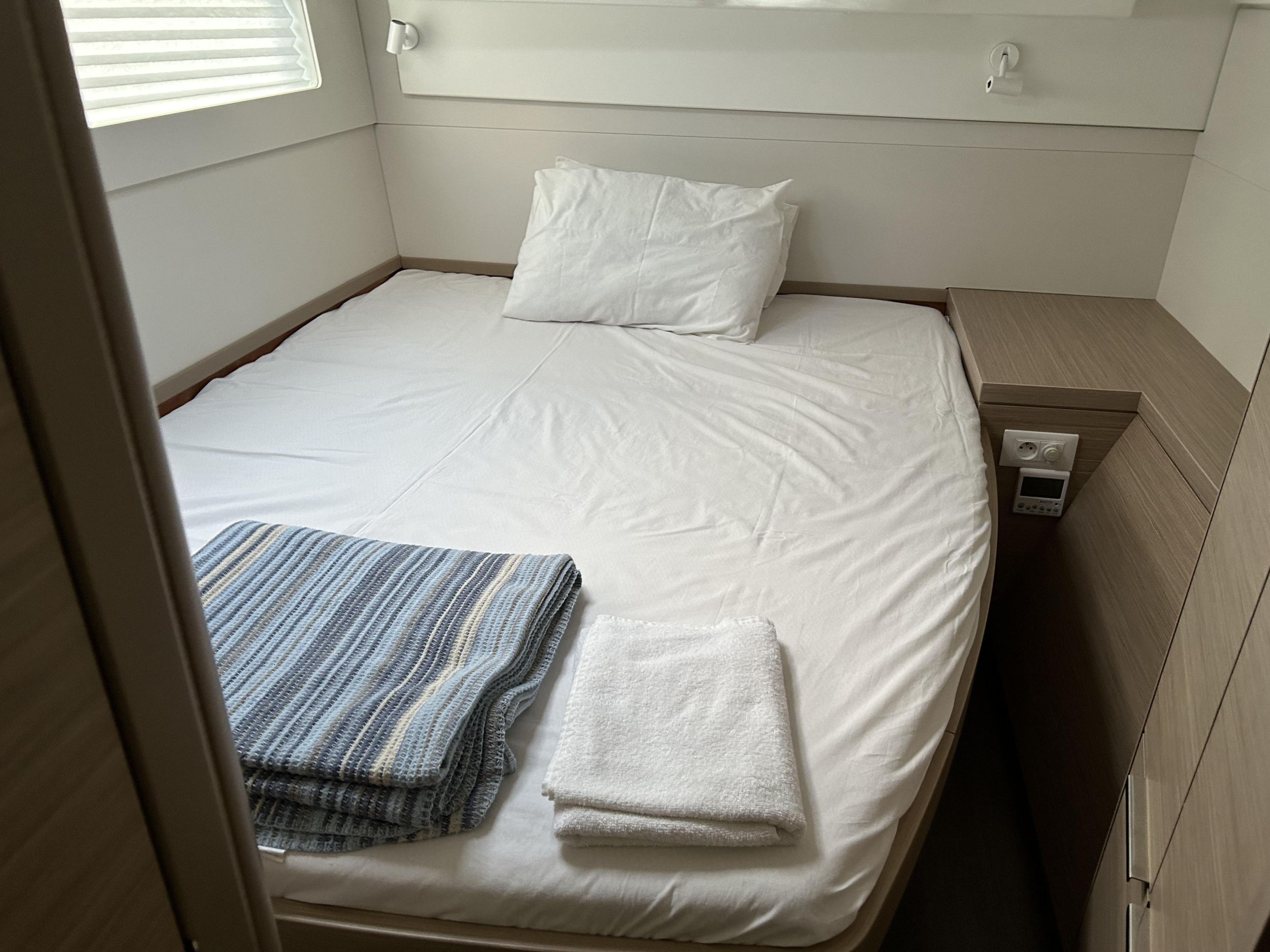 Lagoon 40 - 4 + 2 cab — photo 27