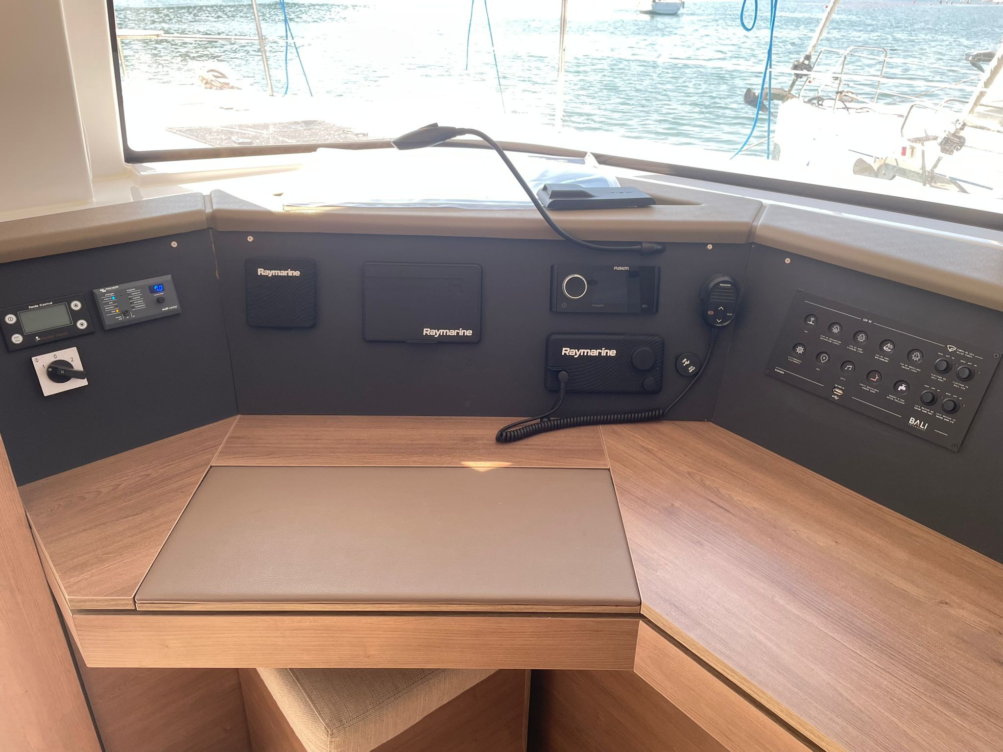 Bali 4.6 - 5 + 1 cab. — photo 15