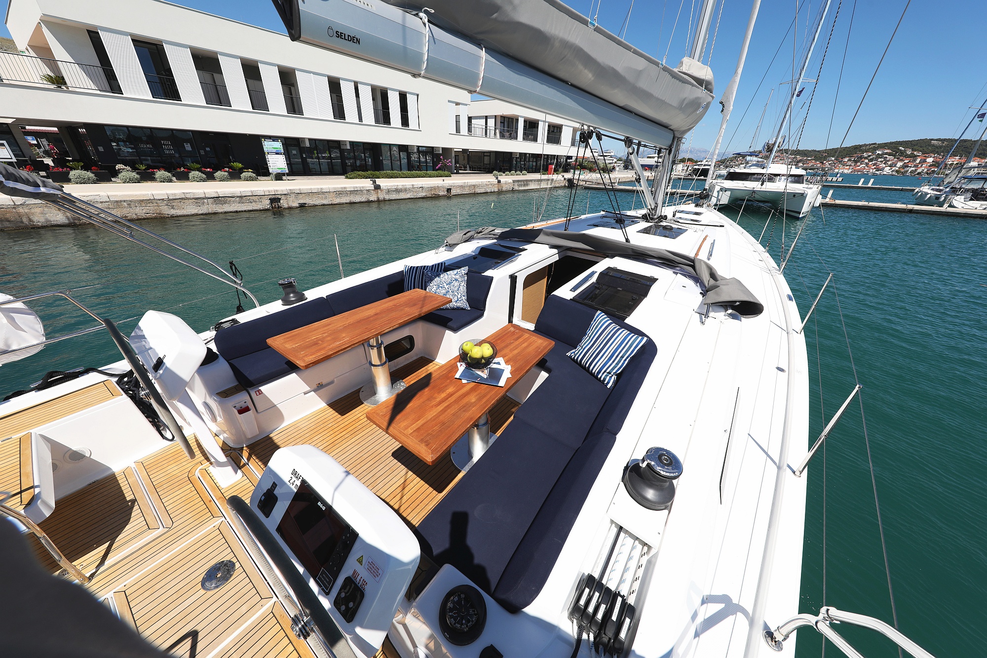 Hanse 508 - 4 + 1 cab. — photo 5