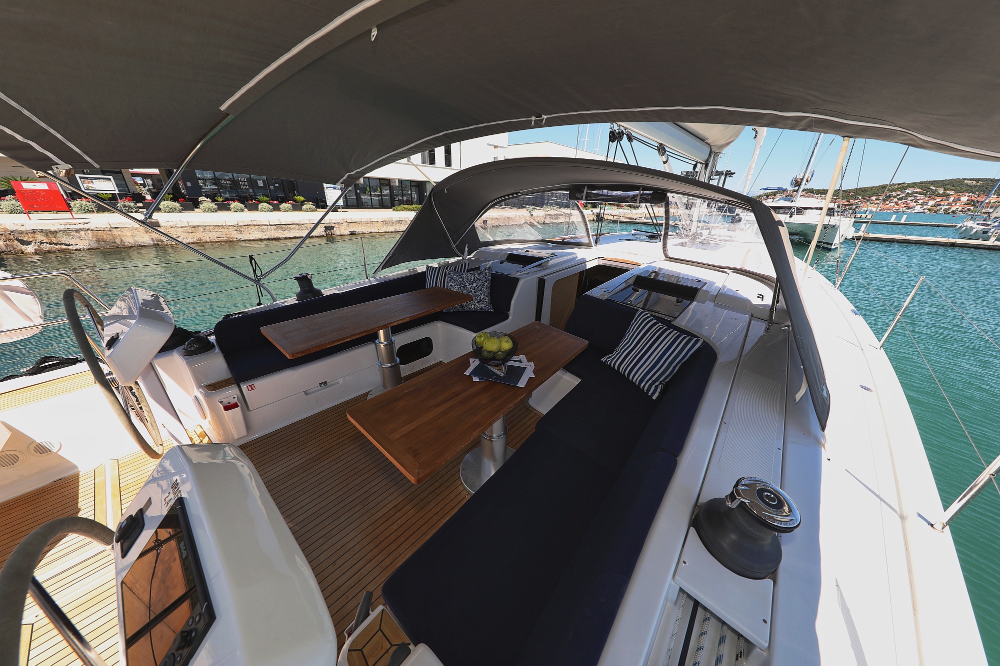 Hanse 508 - 4 + 1 cab. — photo 7