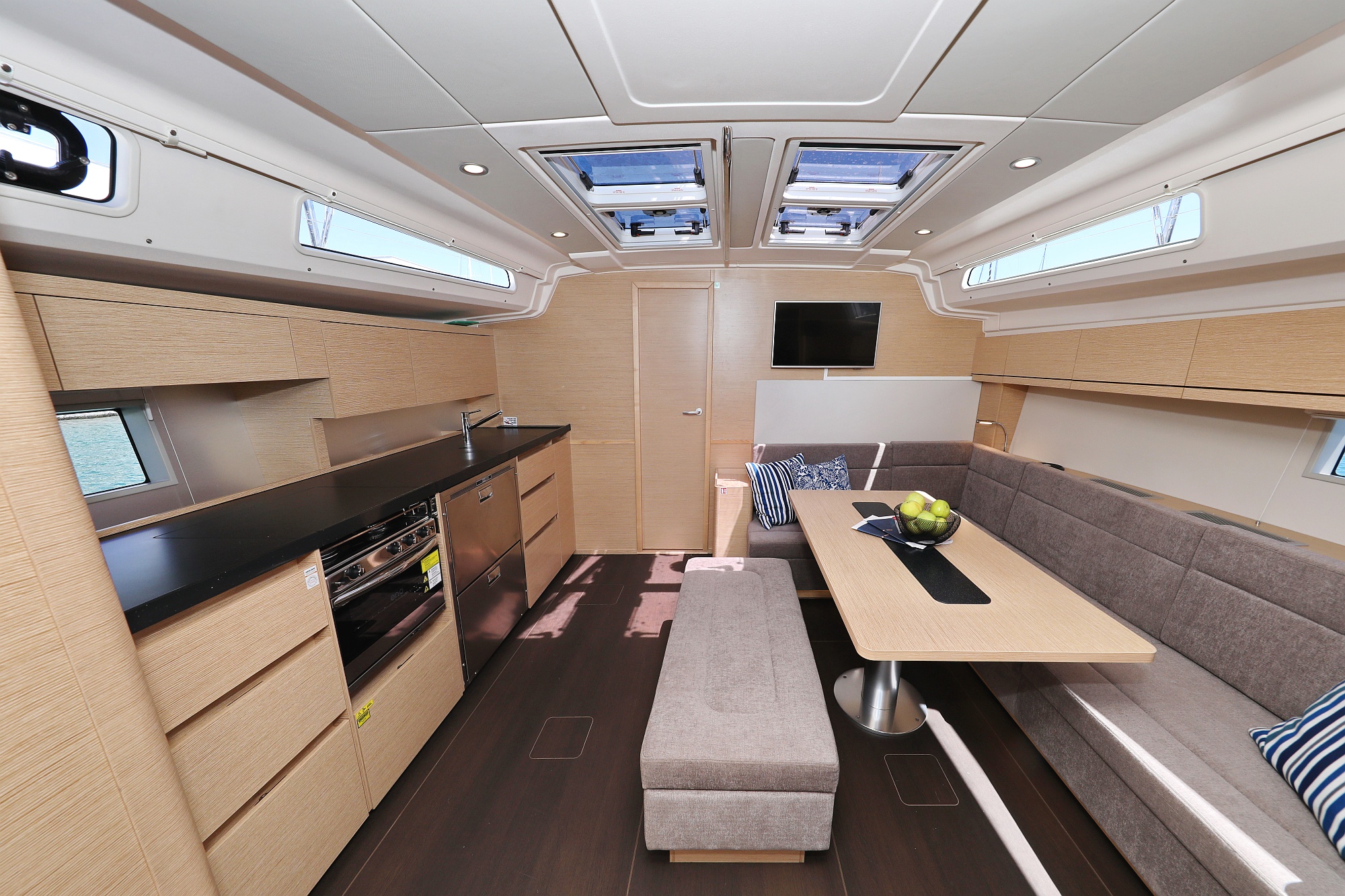 Hanse 508 - 4 + 1 cab. — photo 9