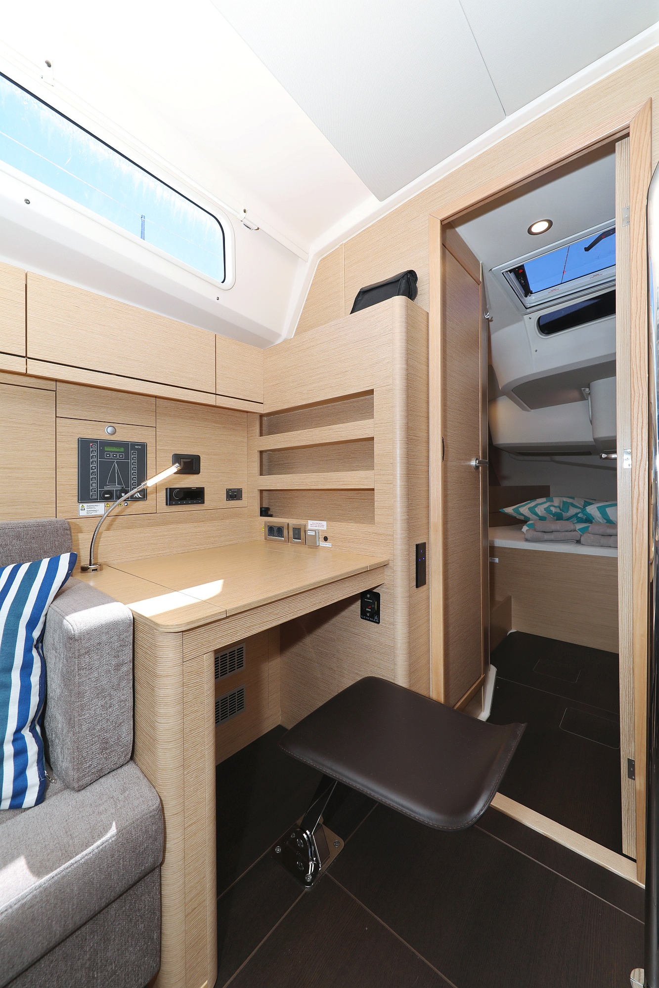 Hanse 508 - 4 + 1 cab. — photo 14