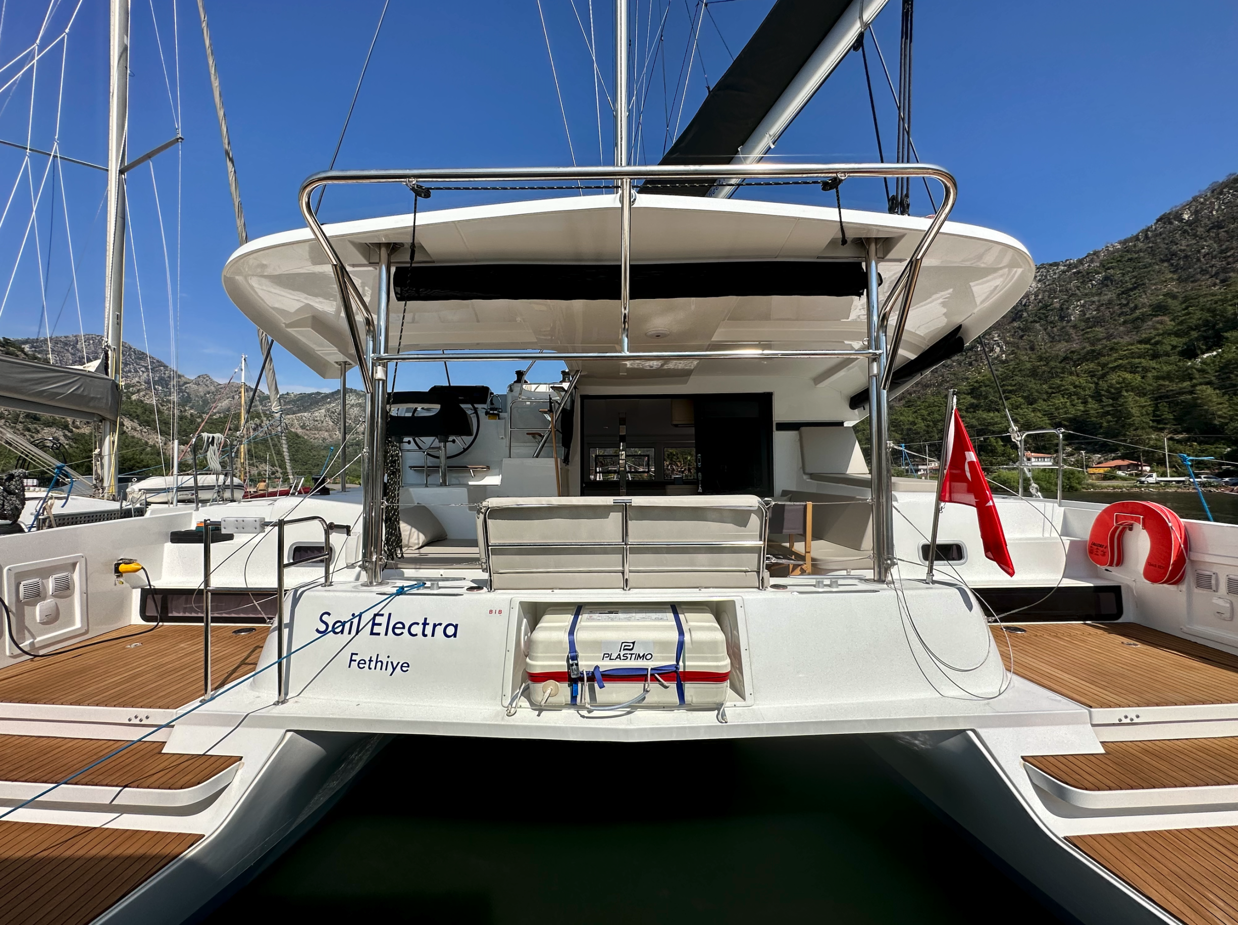 Lagoon 42 - 4 + 2 cab. — photo 3