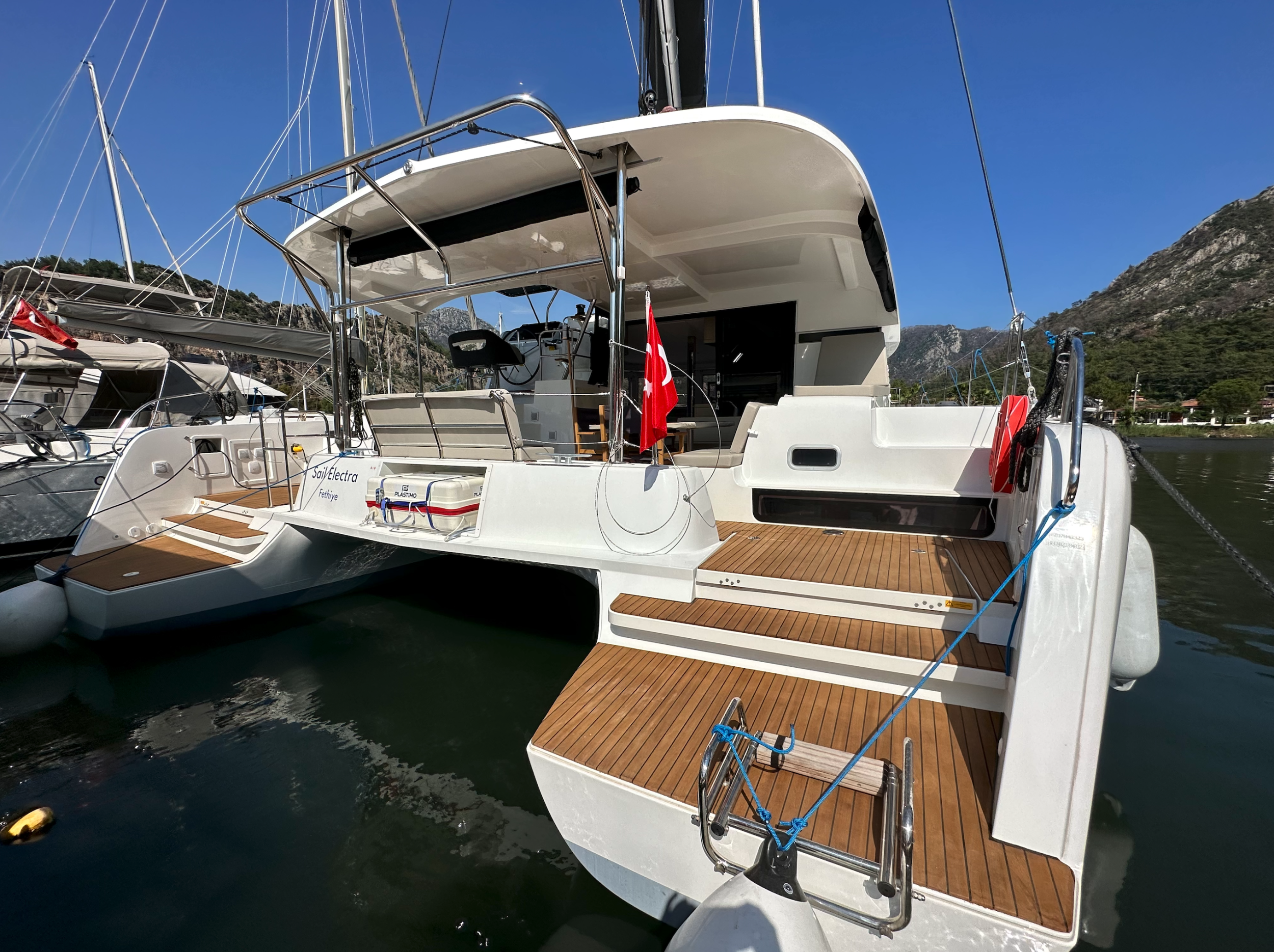 Lagoon 42 - 4 + 2 cab. — photo 4