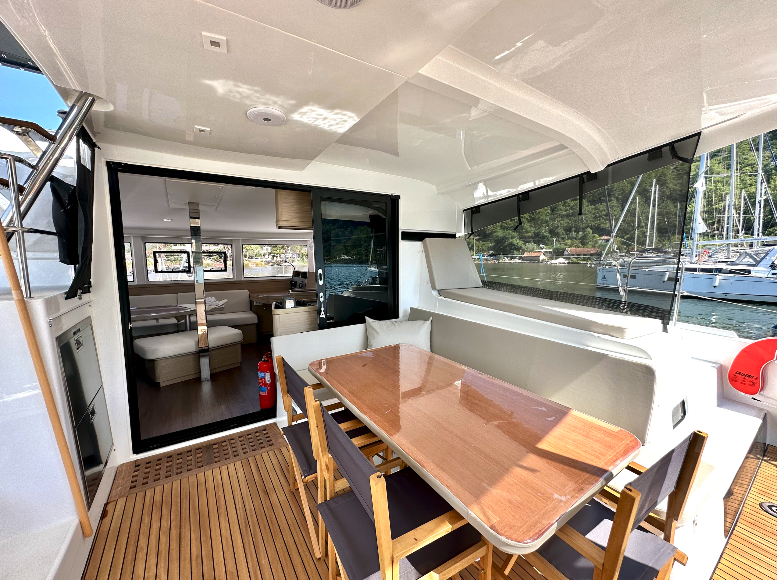 Lagoon 42 - 4 + 2 cab. — photo 7