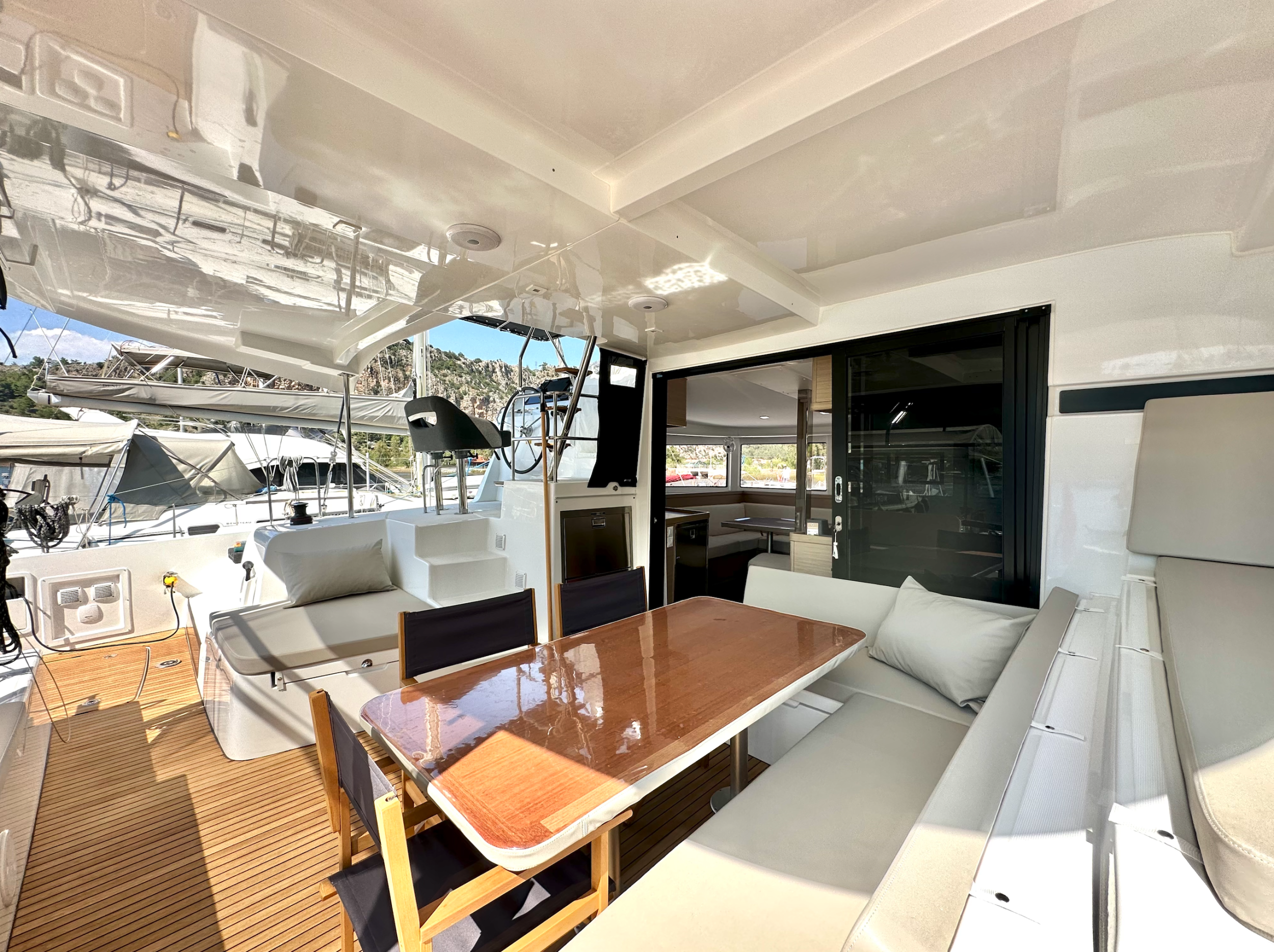 Lagoon 42 - 4 + 2 cab. — photo 8