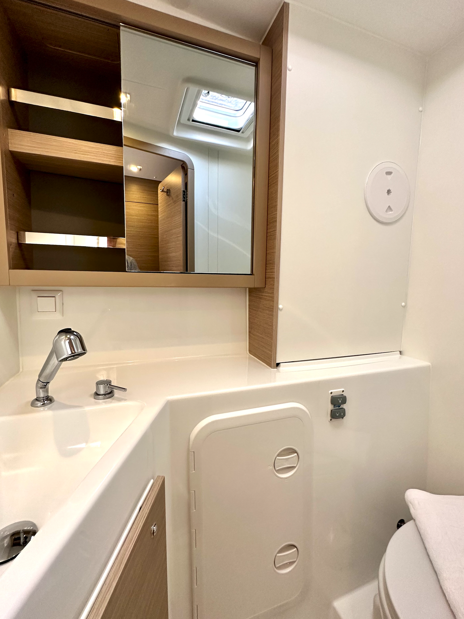 Lagoon 42 - 4 + 2 cab. — photo 20