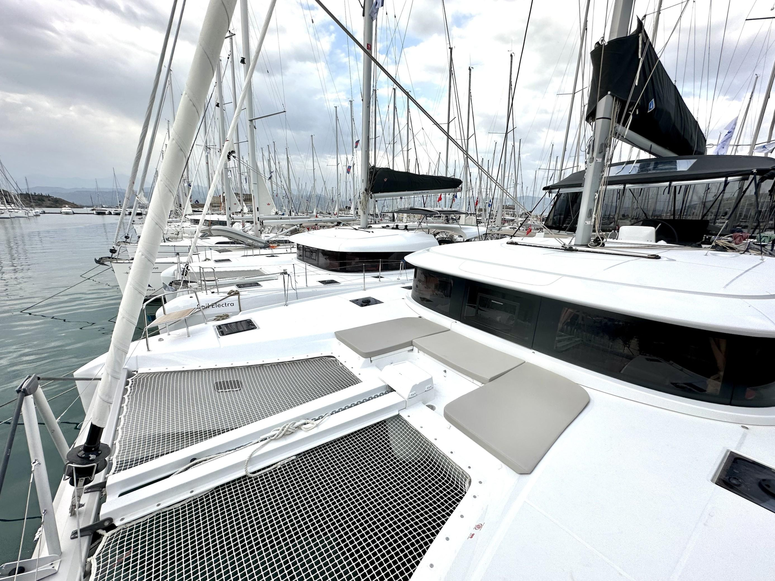 Lagoon 46 - 4 + 1 cab. — photo 4