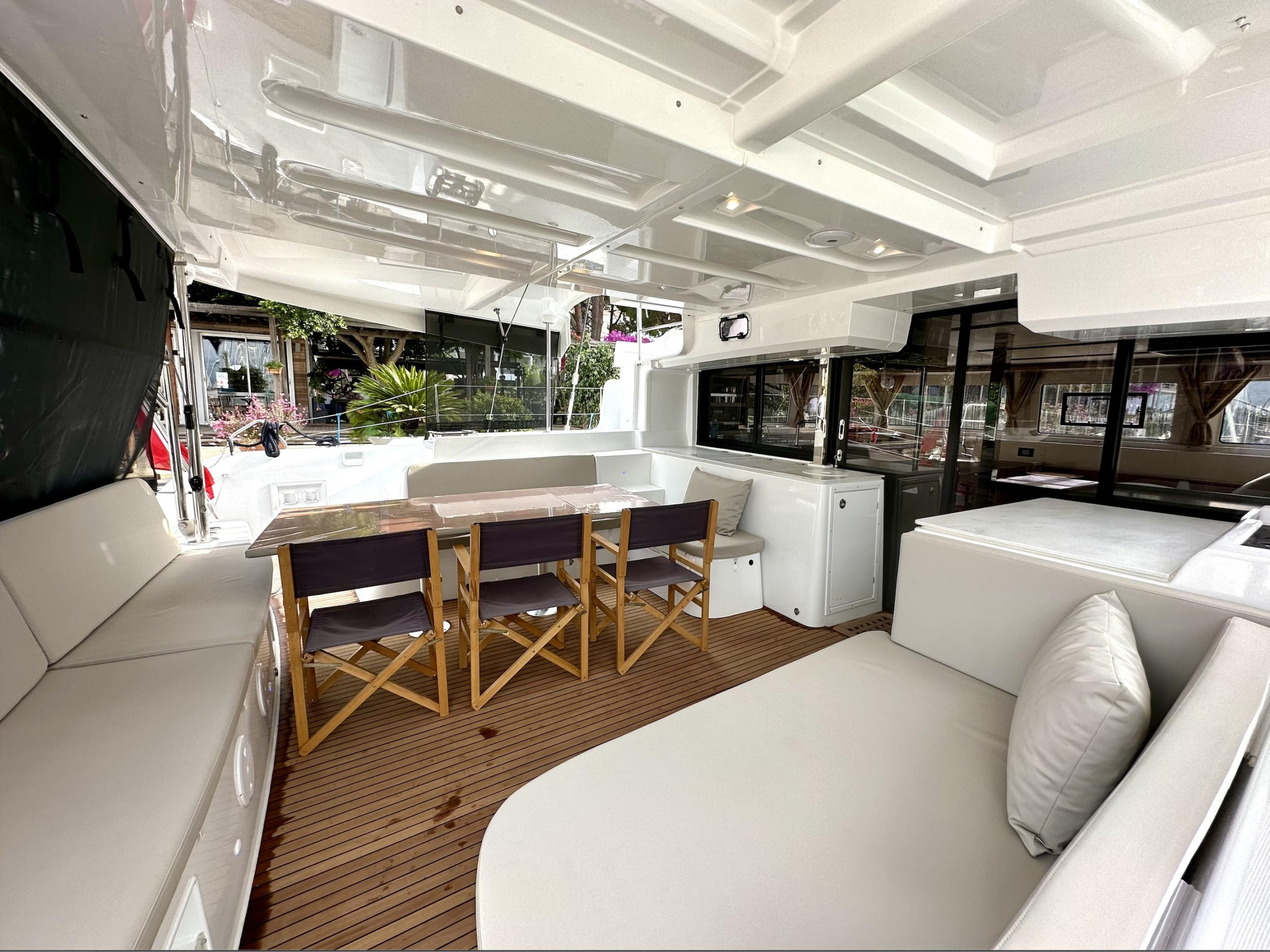 Lagoon 46 - 4 + 1 cab. — photo 8