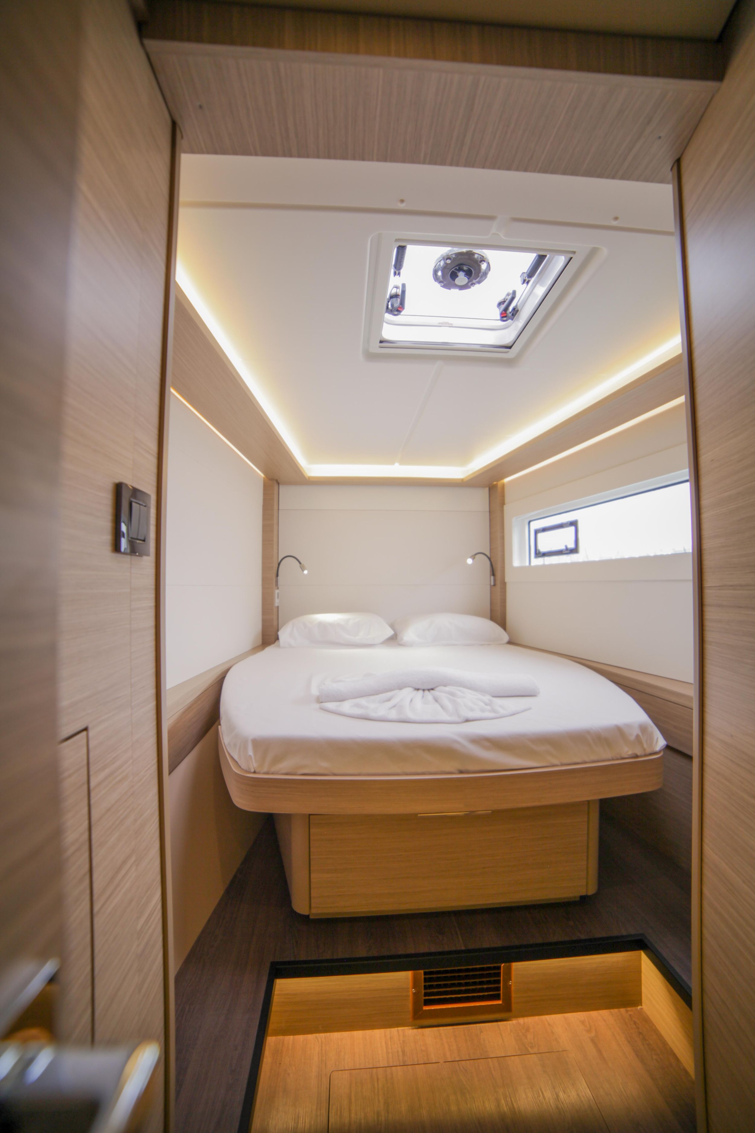 Lagoon 46 - 4 + 1 cab. — photo 18