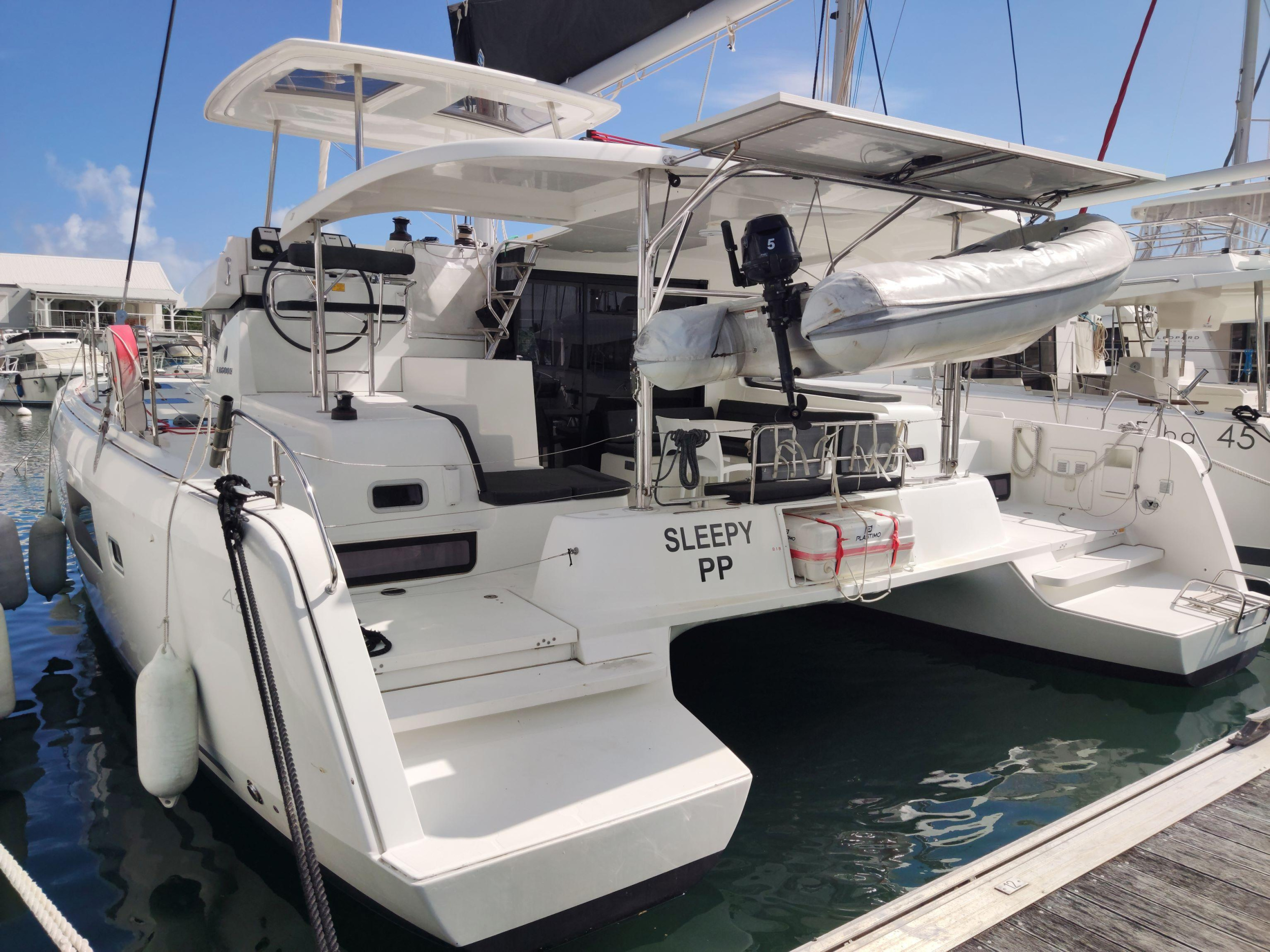 Lagoon 42 - 4 + 2 cab. — photo 1