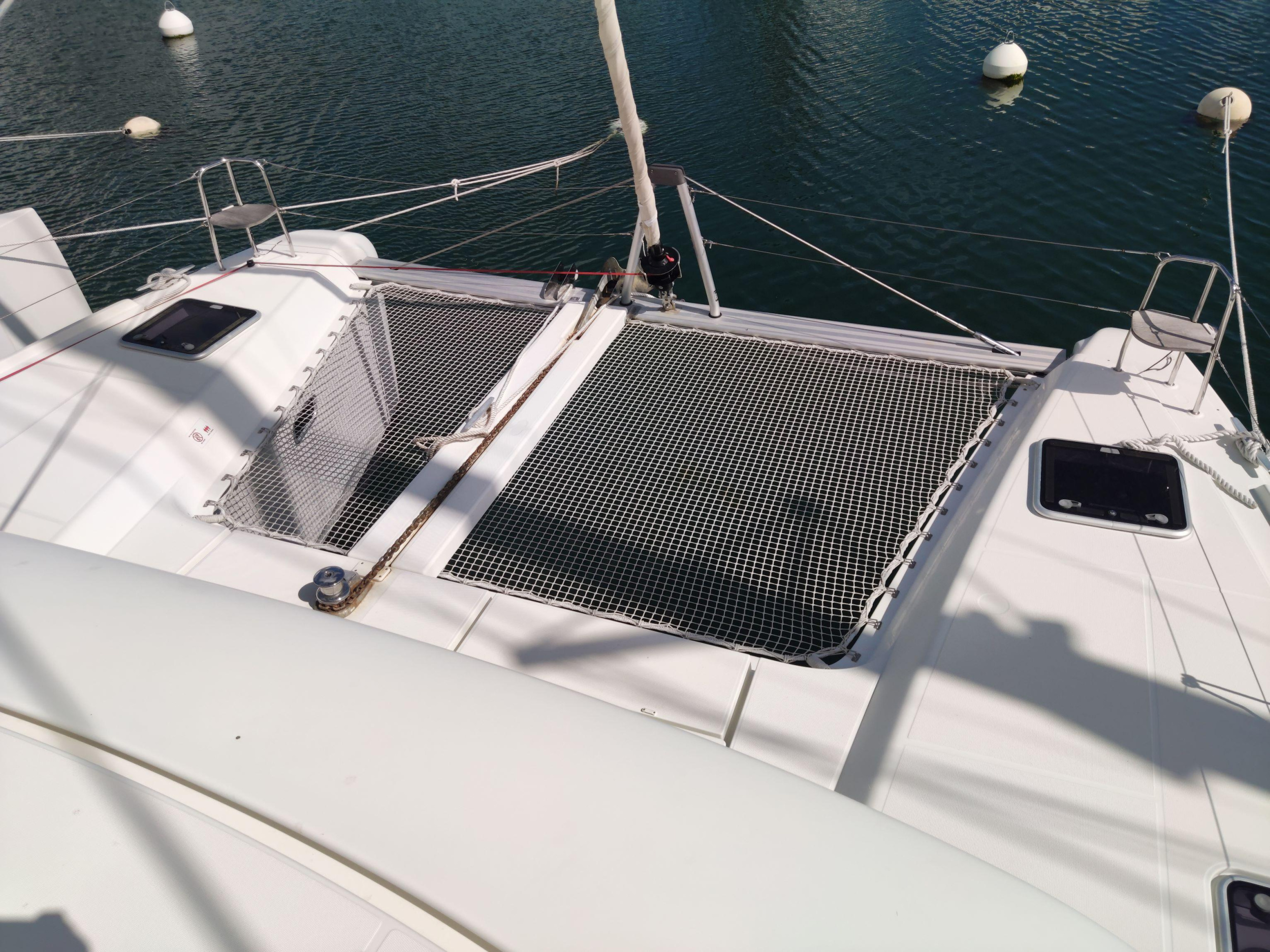 Lagoon 42 - 4 + 2 cab. — photo 9