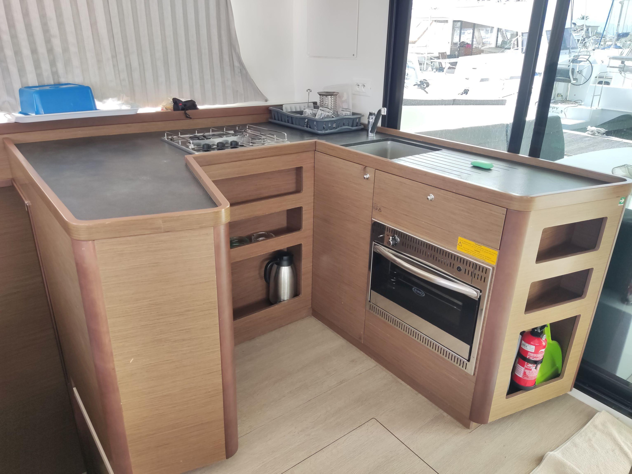 Lagoon 42 - 4 + 2 cab. — photo 16