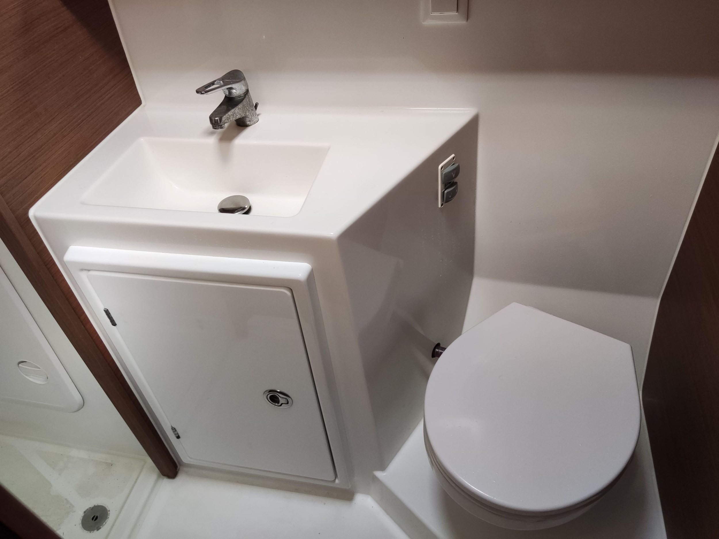 Lagoon 42 - 4 + 2 cab. — photo 20