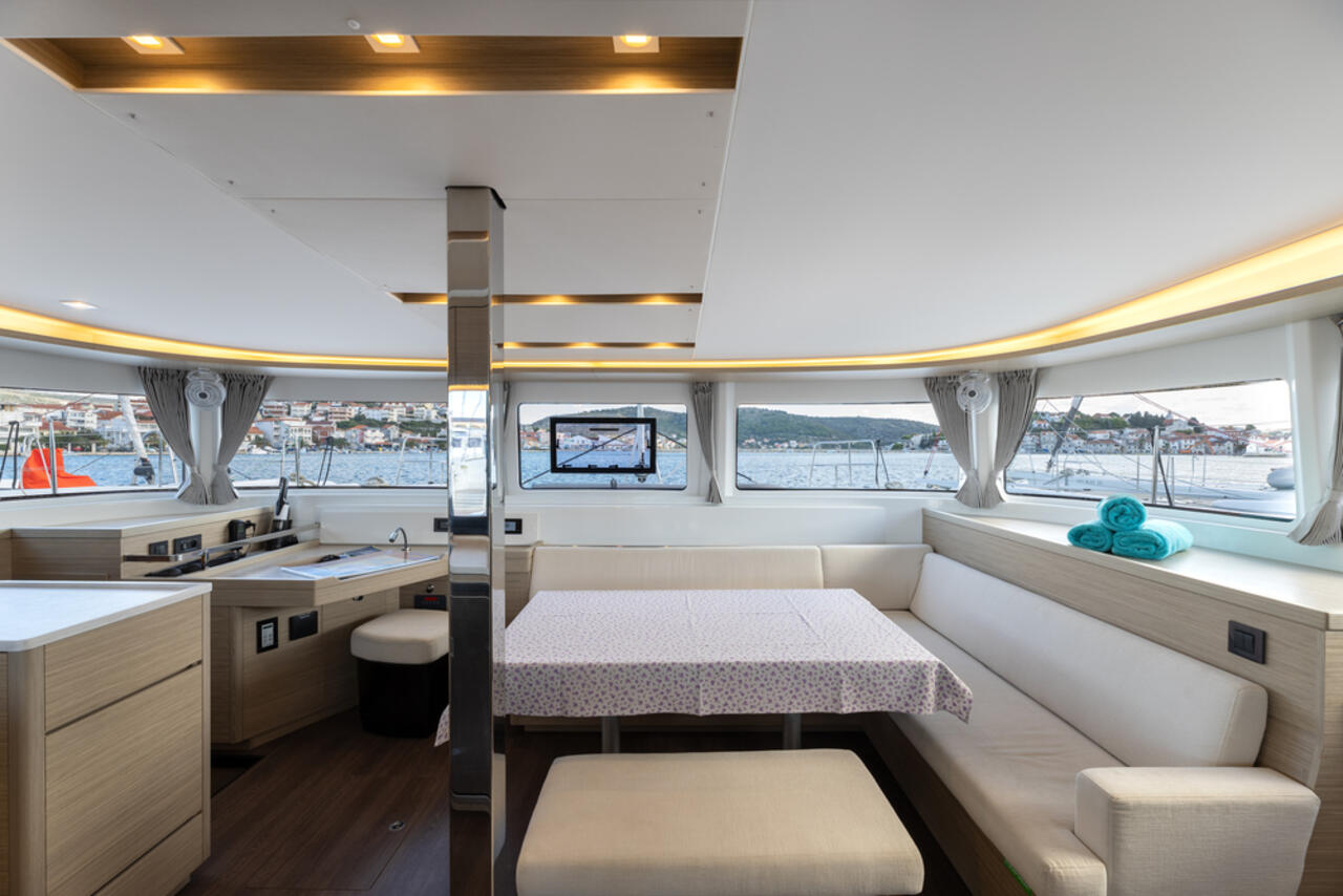 Lagoon 46 - 4 + 2 cab. — photo 12