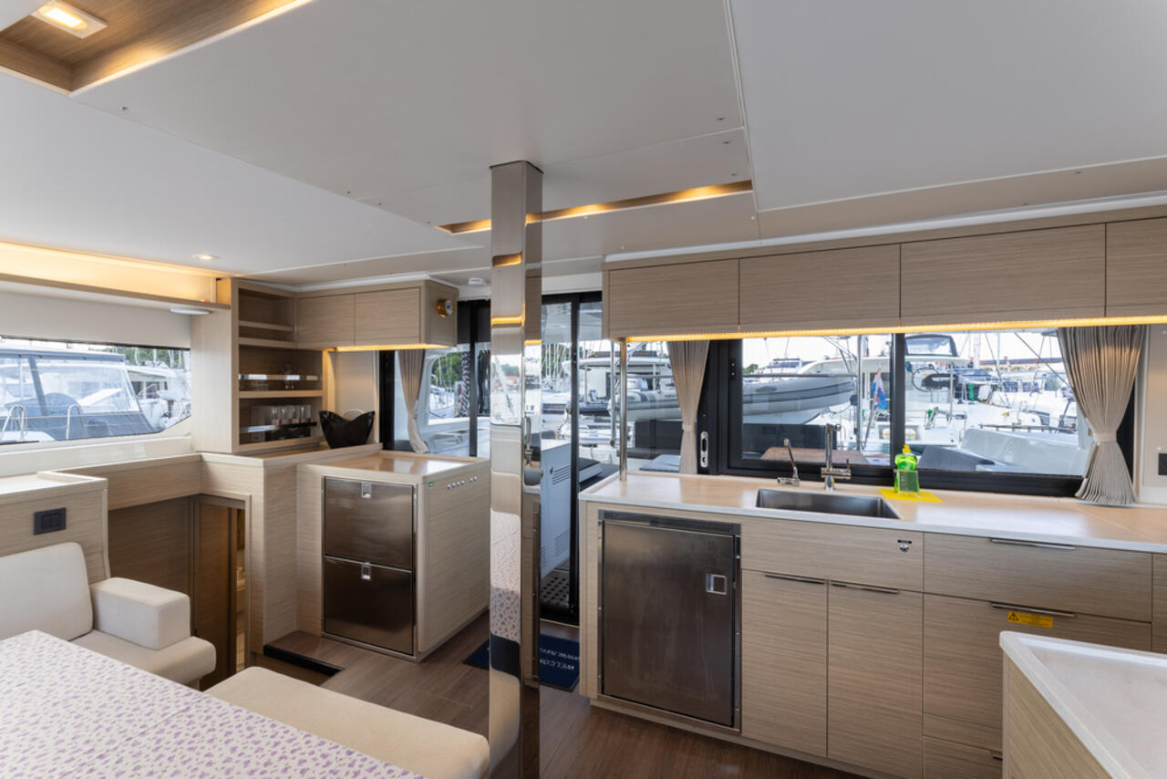 Lagoon 46 - 4 + 2 cab. — photo 13