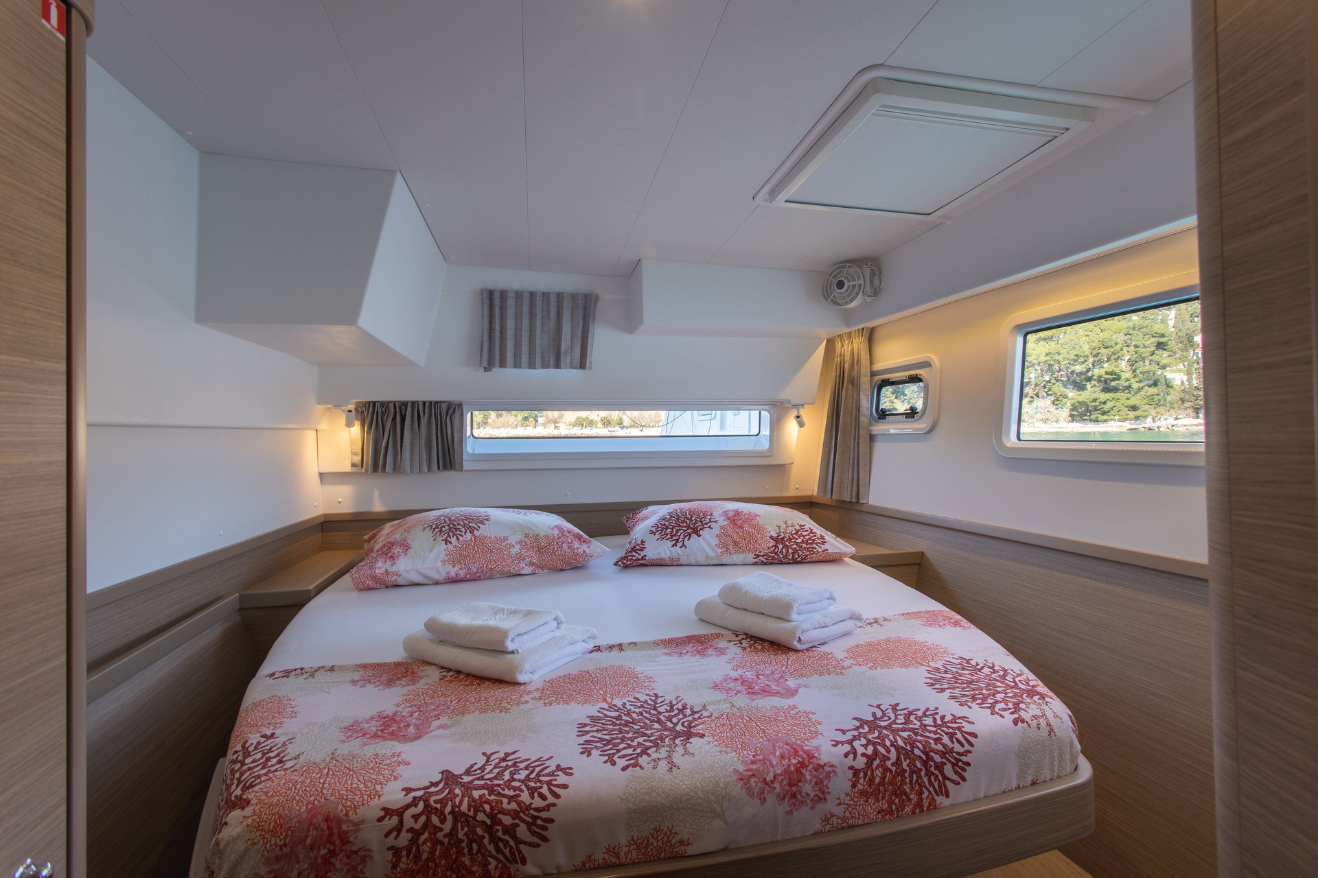 Lagoon 42 - 4 + 2 cab. — photo 8
