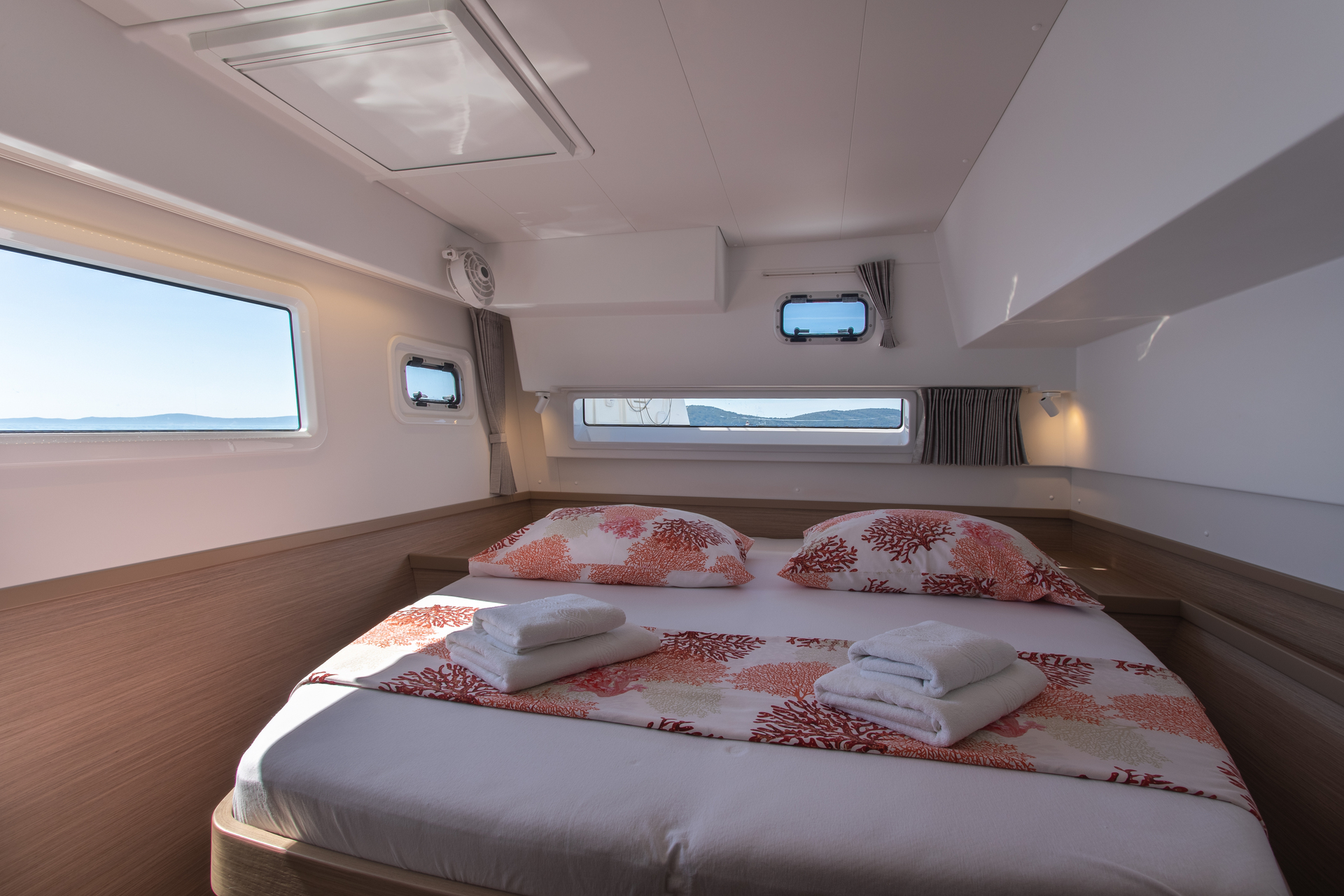 Lagoon 42 - 4 + 2 cab. — photo 13