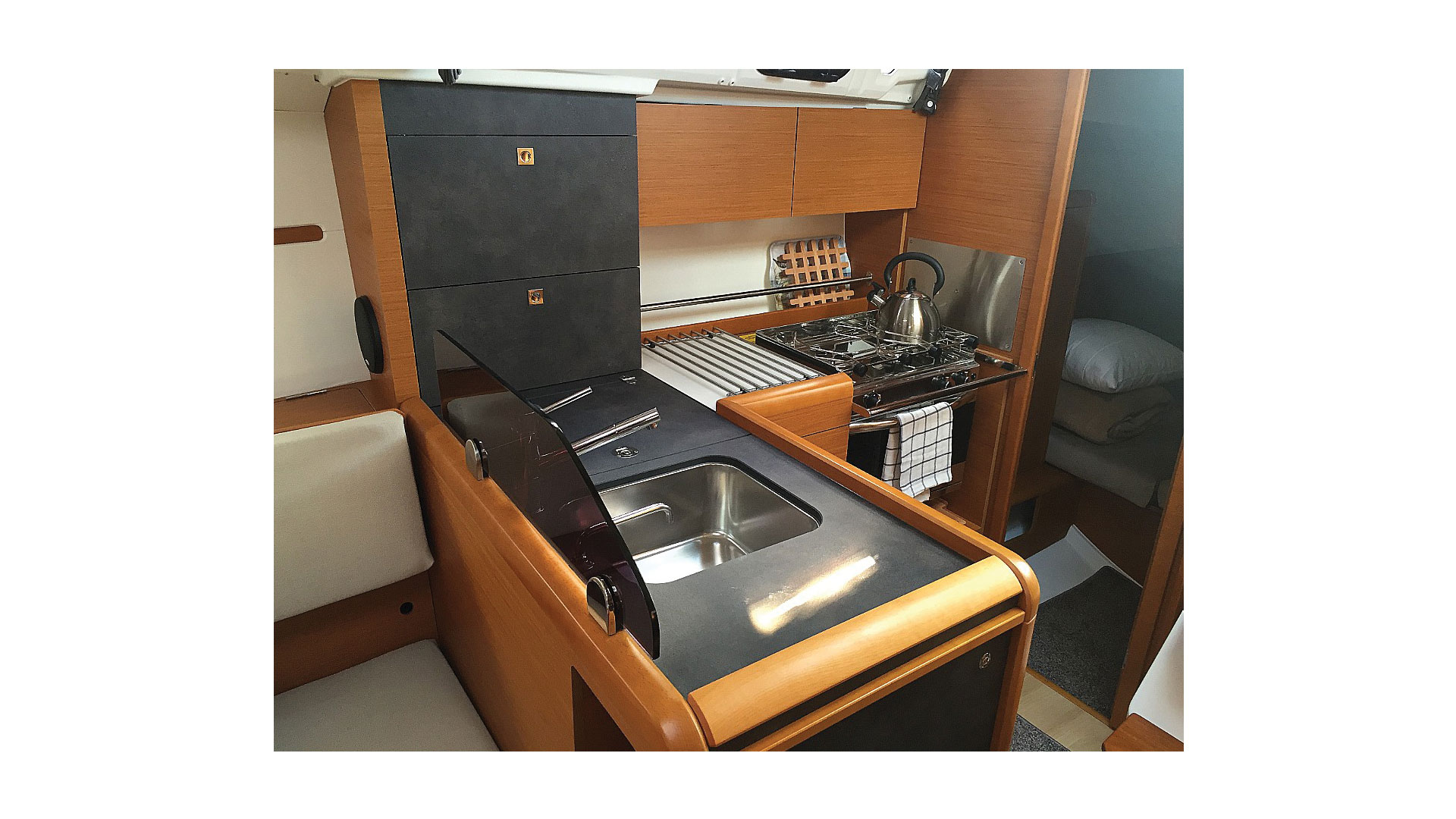 Sun Odyssey 349 - 3 cab. — photo 10