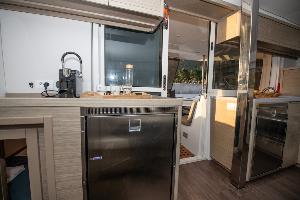 Lagoon 40 - 4 + 1 cab. — photo 10