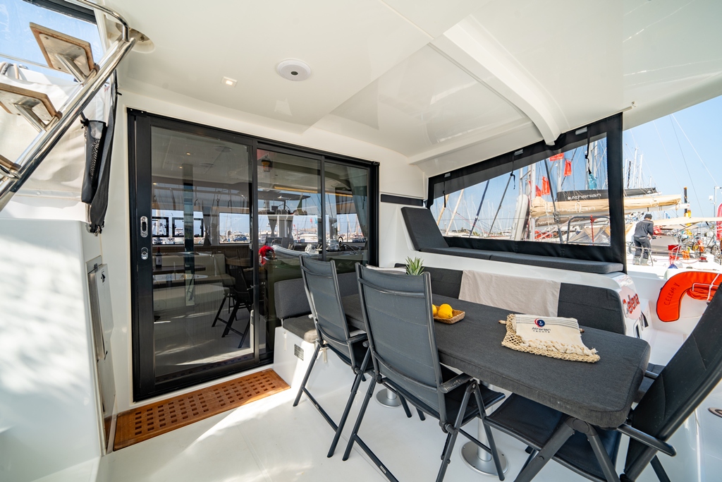 Lagoon 42 - 4 + 2 cab. — photo 3