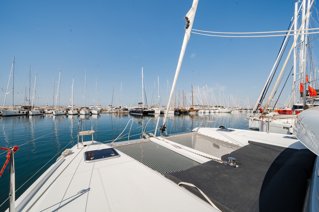 Lagoon 42 - 4 + 2 cab. — photo 6