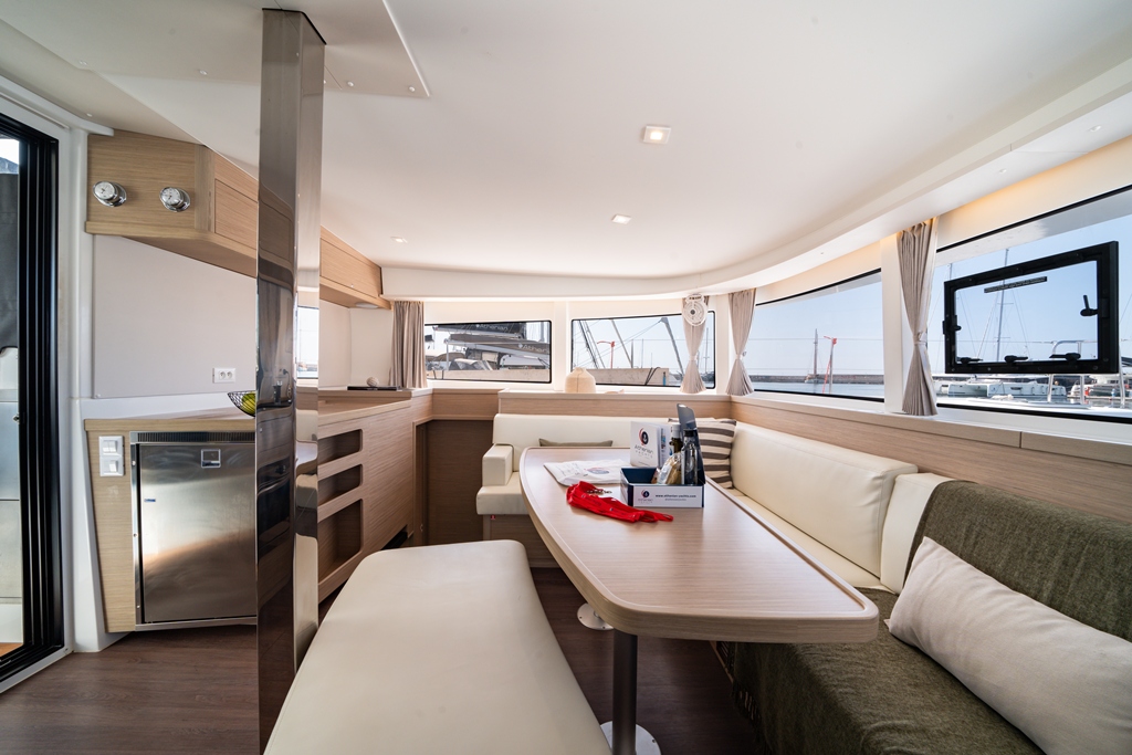 Lagoon 42 - 4 + 2 cab. — photo 11