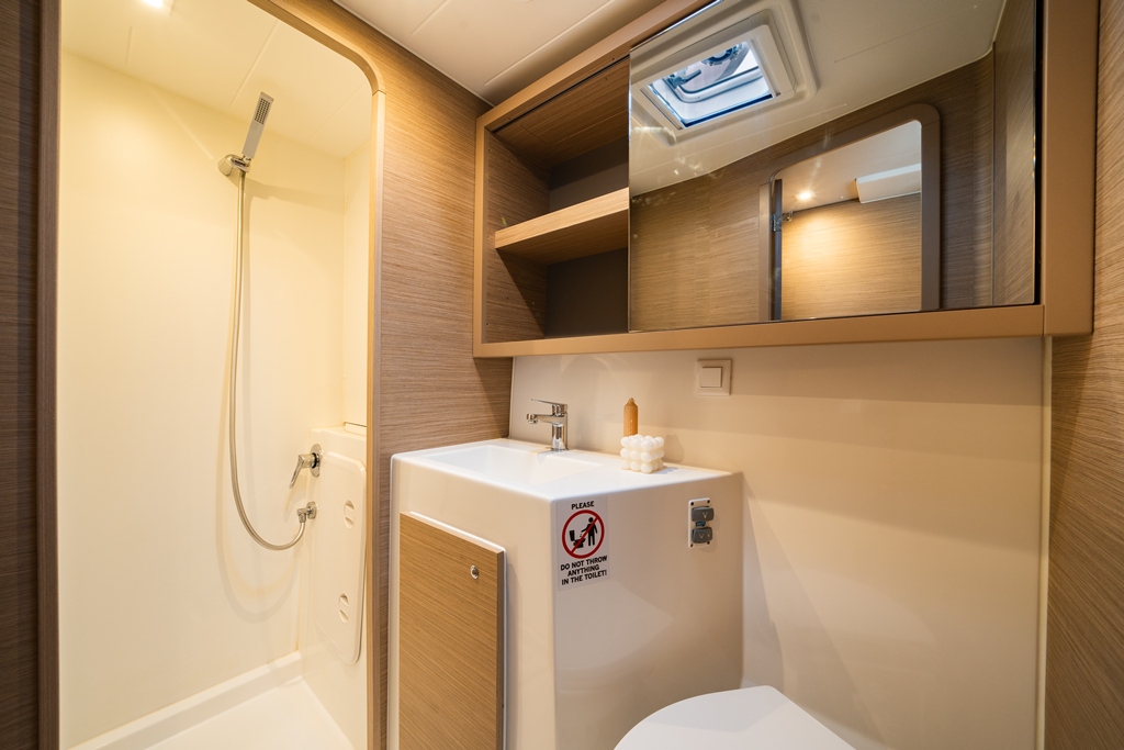 Lagoon 42 - 4 + 2 cab. — photo 18