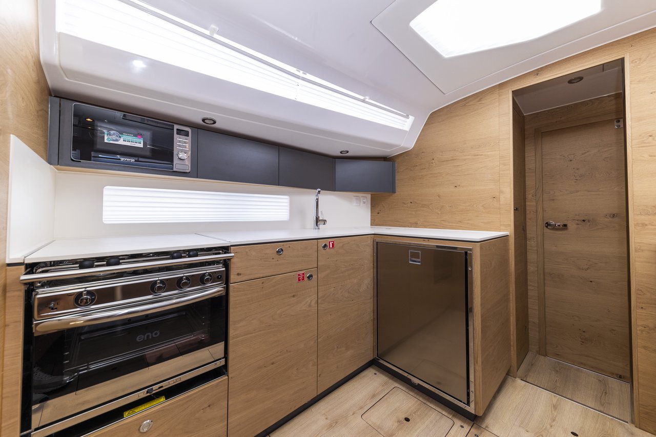 Elan Impression 45 - 4 cab. — photo 18