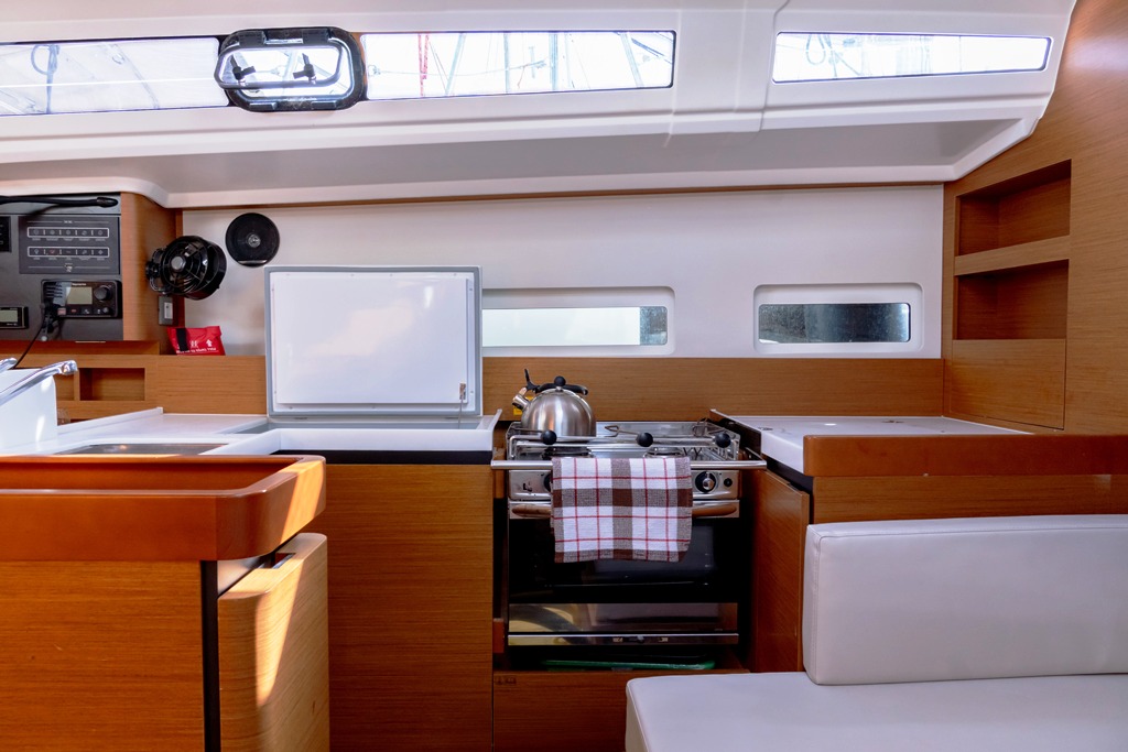 Sun Odyssey 410 - 3 cab. — photo 7