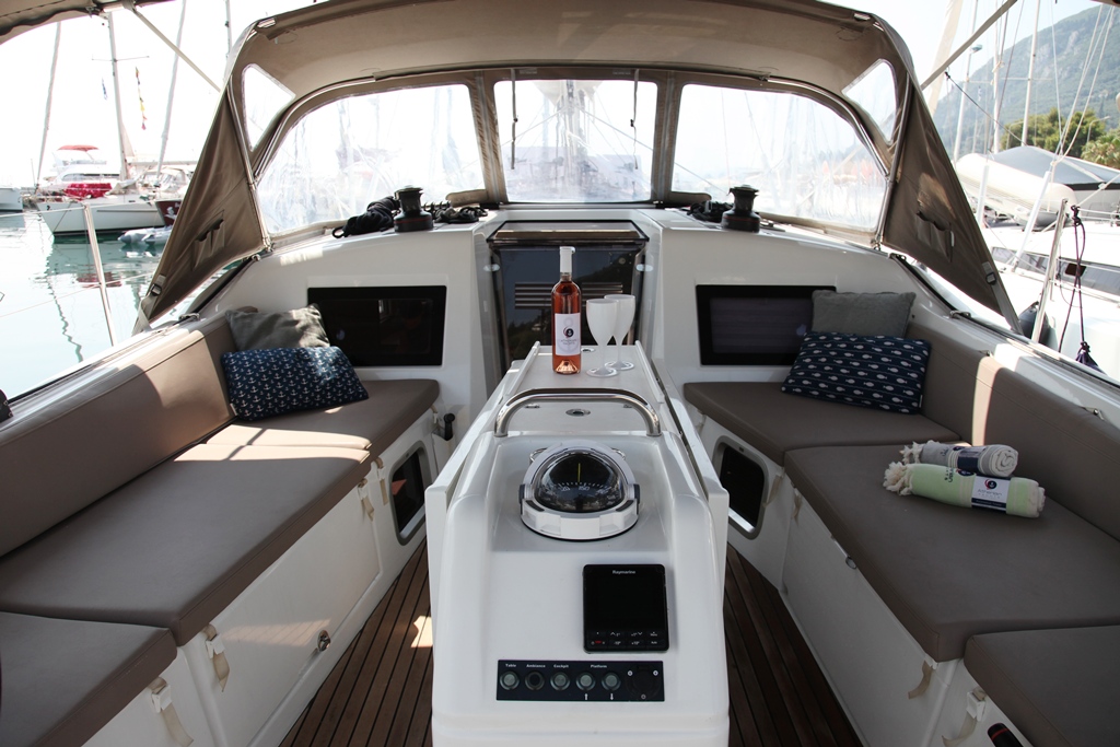 Sun Odyssey 410 - 3 cab. — photo 3