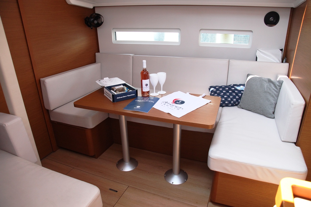 Sun Odyssey 410 - 3 cab. — photo 9