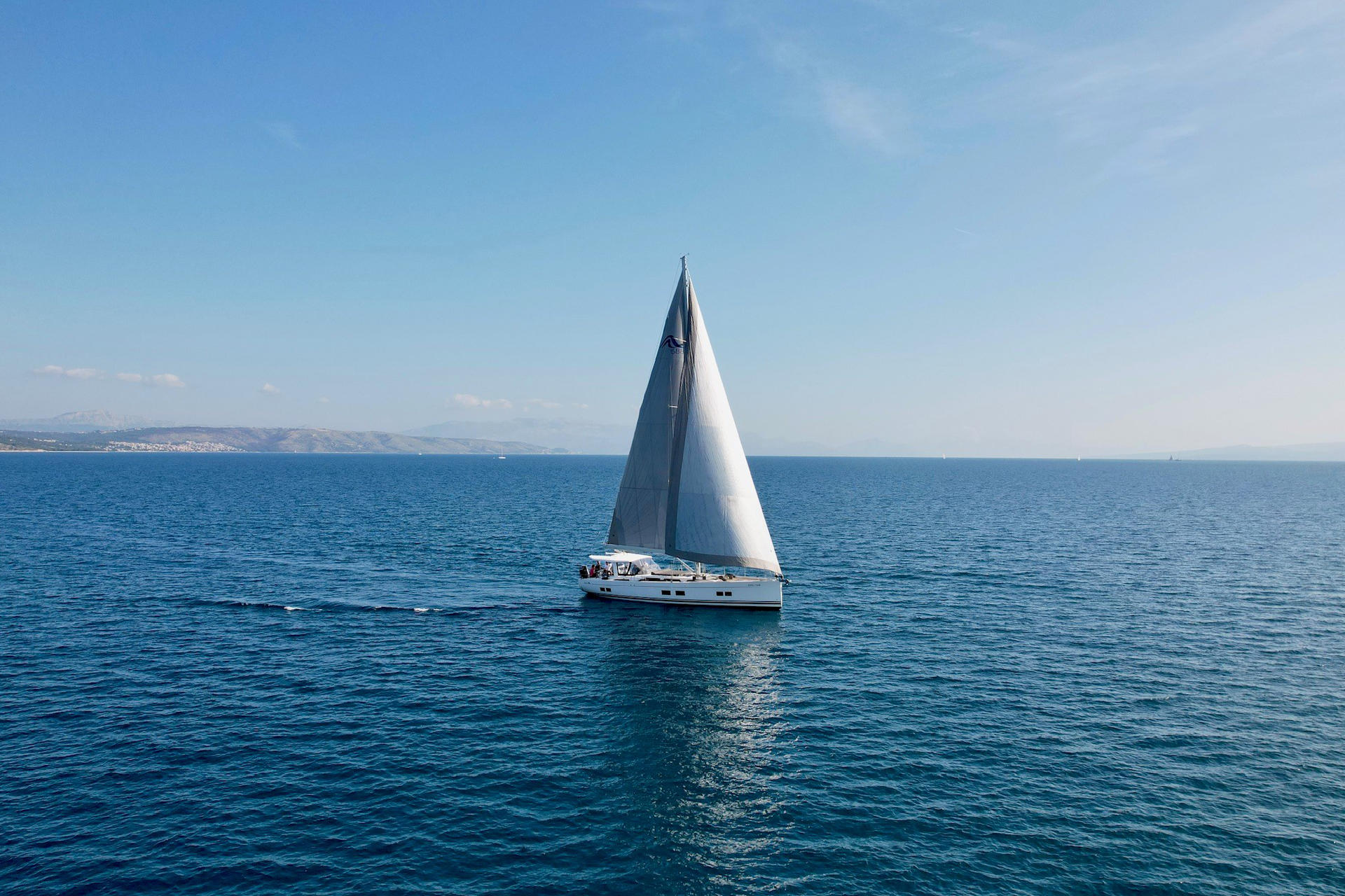 Hanse 588 - 3 + 1 cab. — photo 20