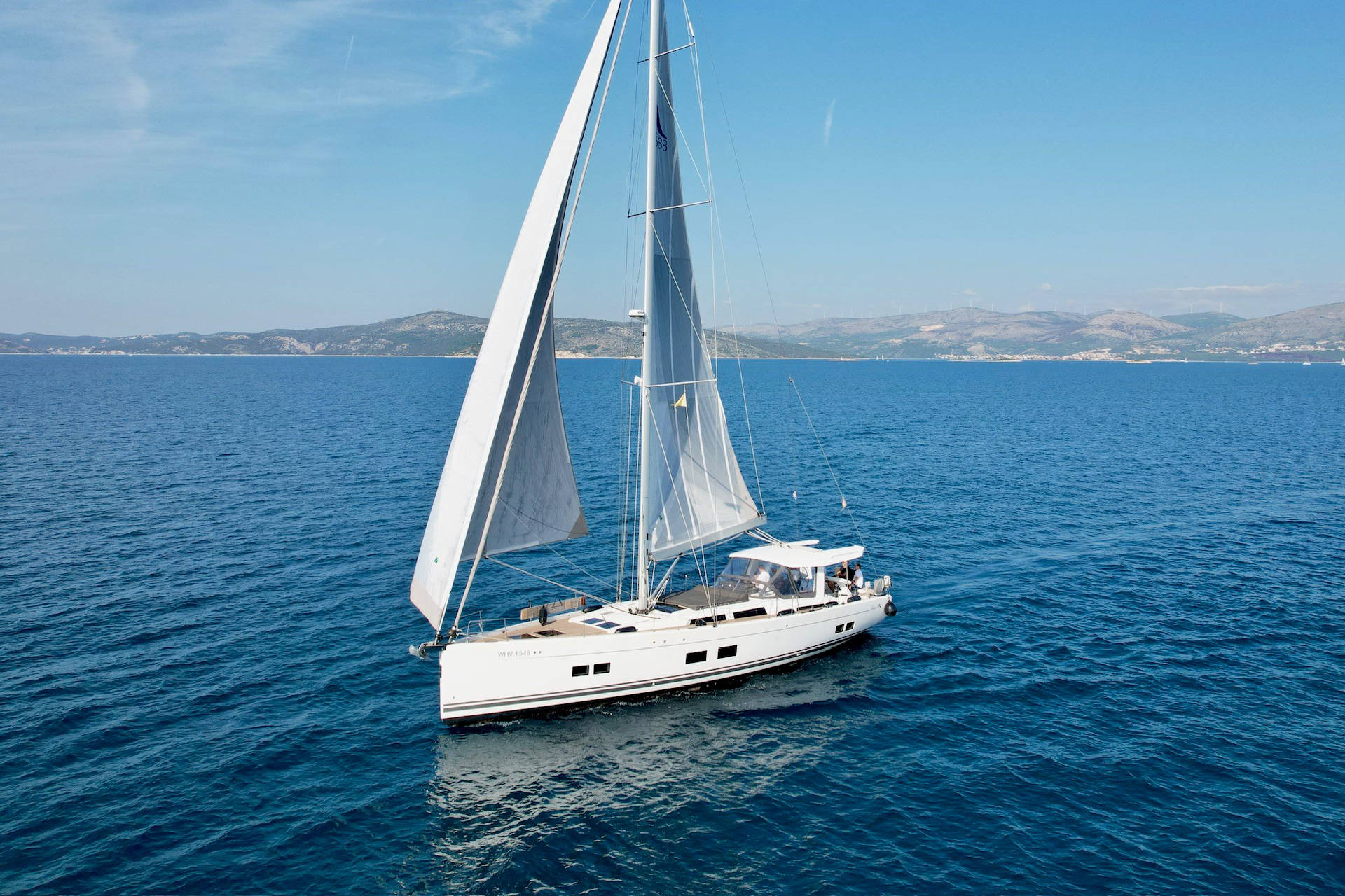 Hanse 588 - 3 + 1 cab. — photo 22