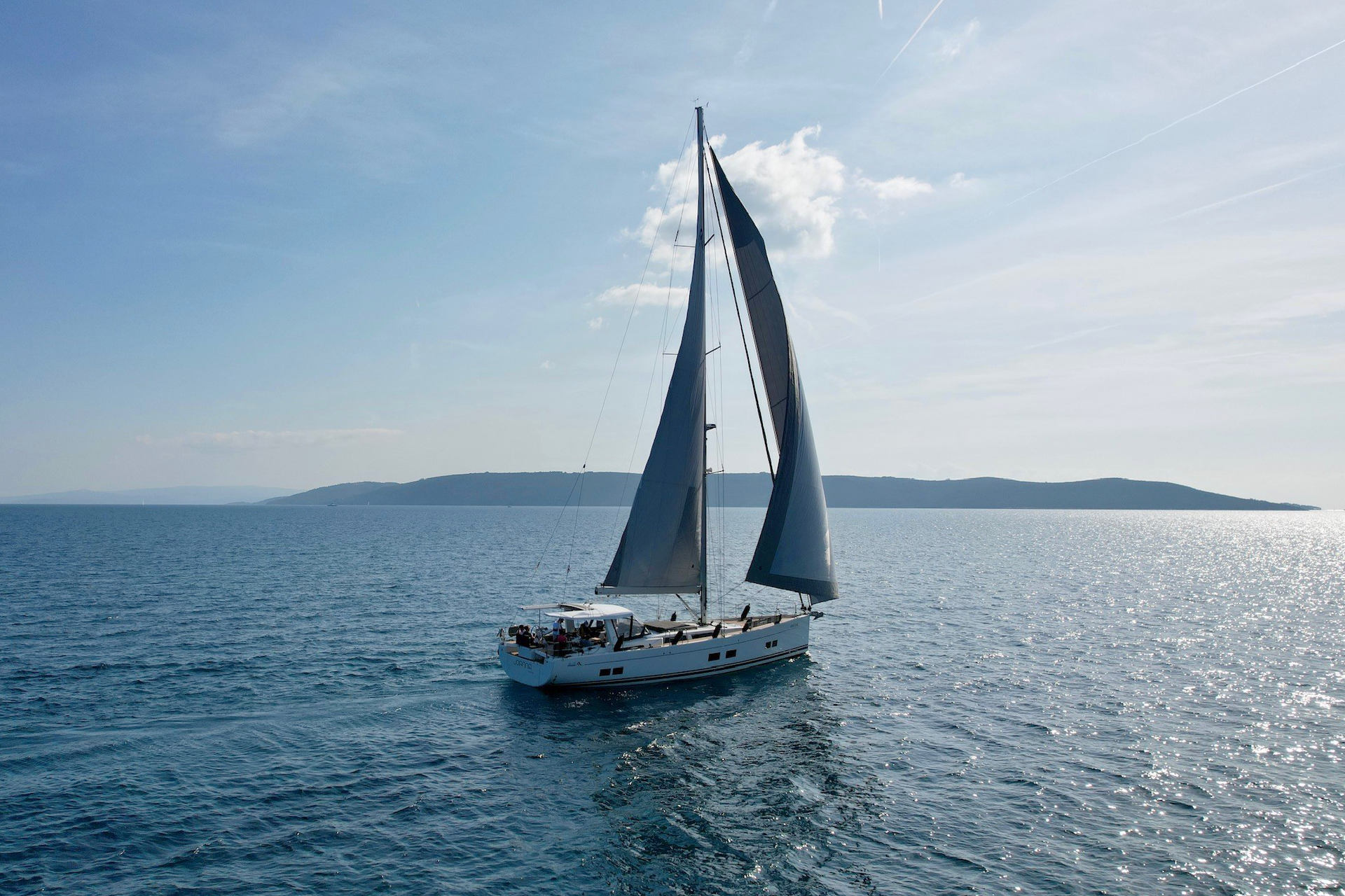 Hanse 588 - 3 + 1 cab. — photo 26