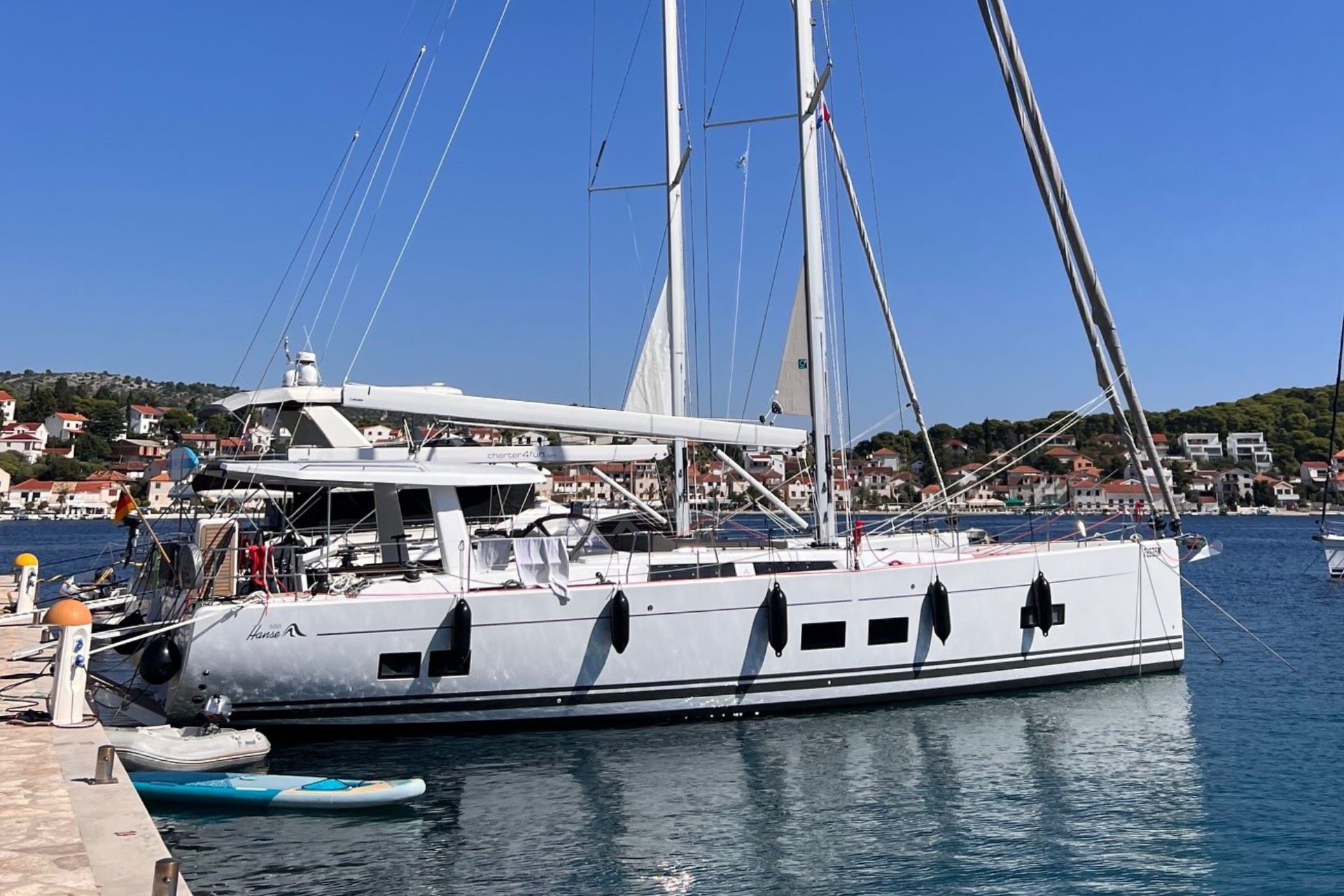 Hanse 588 - 3 + 1 cab. — photo 27