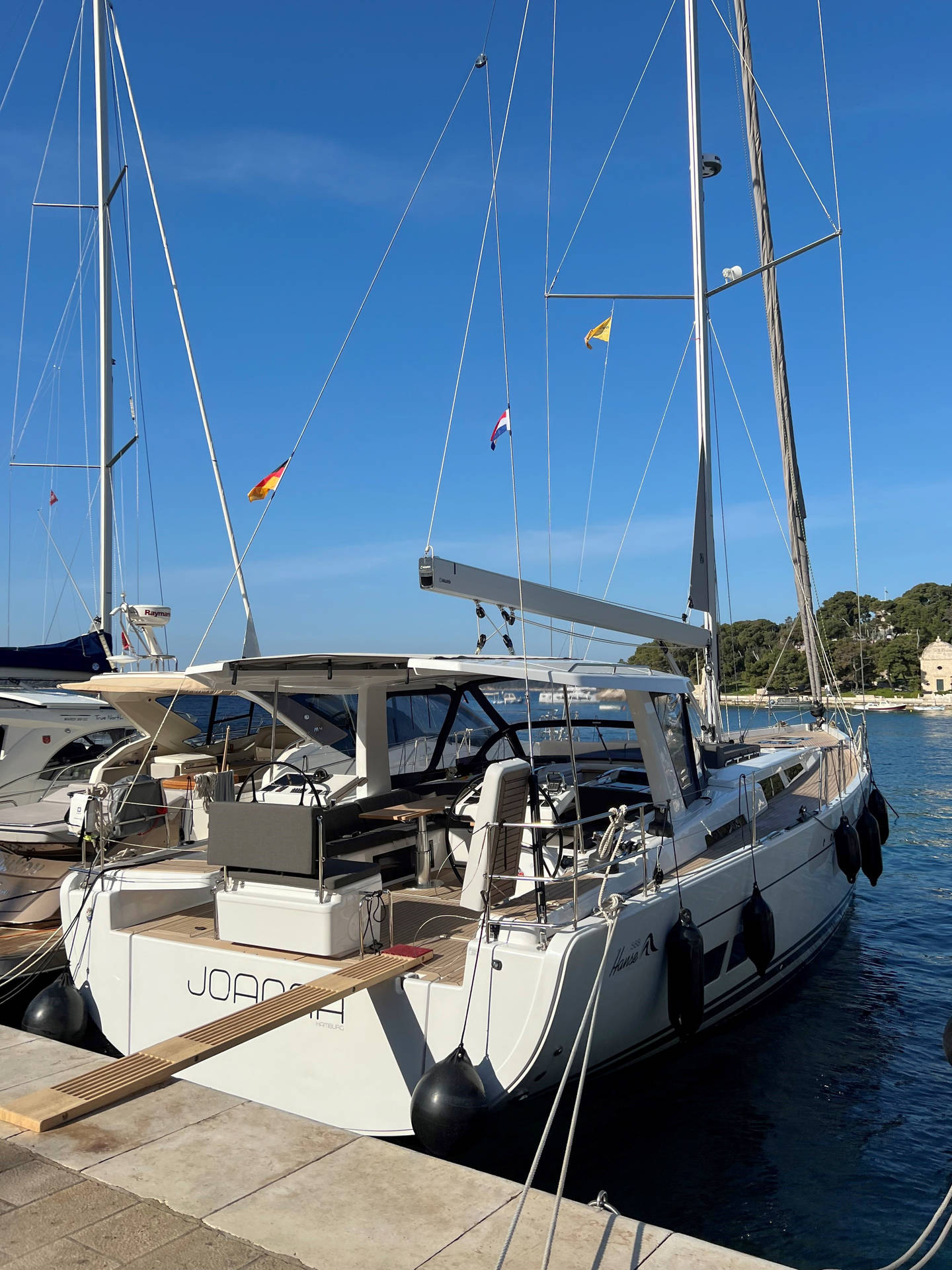 Hanse 588 - 3 + 1 cab. — photo 29
