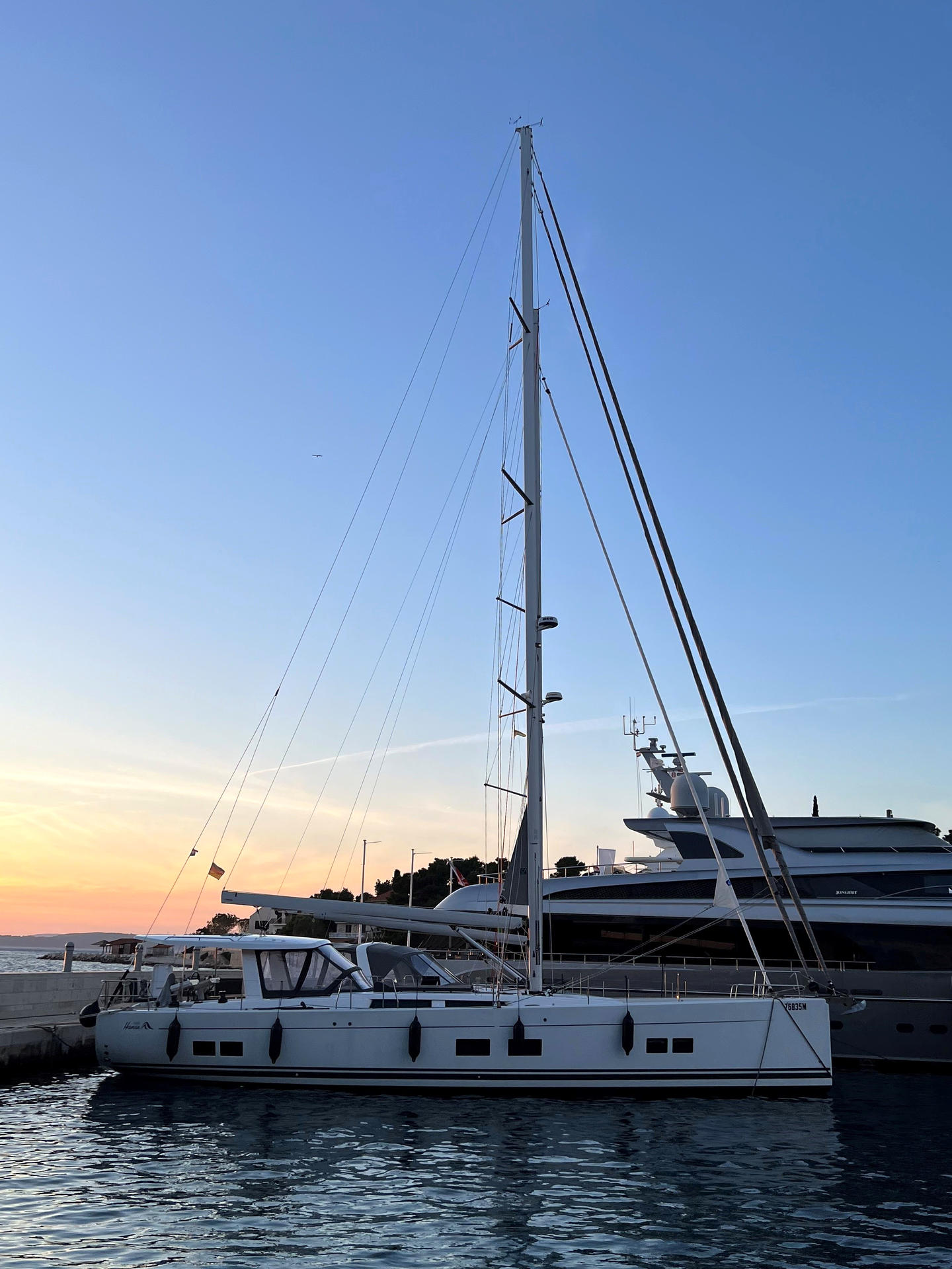 Hanse 588 - 3 + 1 cab. — photo 30