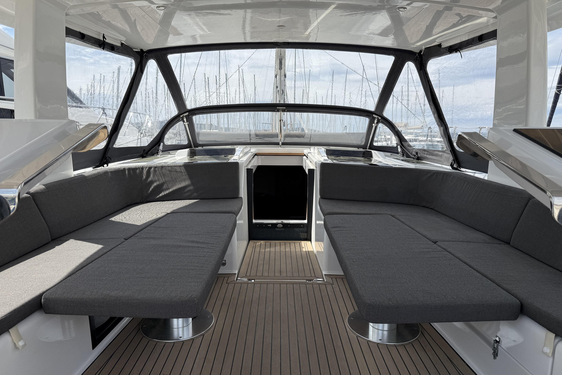 Hanse 588 - 3 + 1 cab. — photo 44