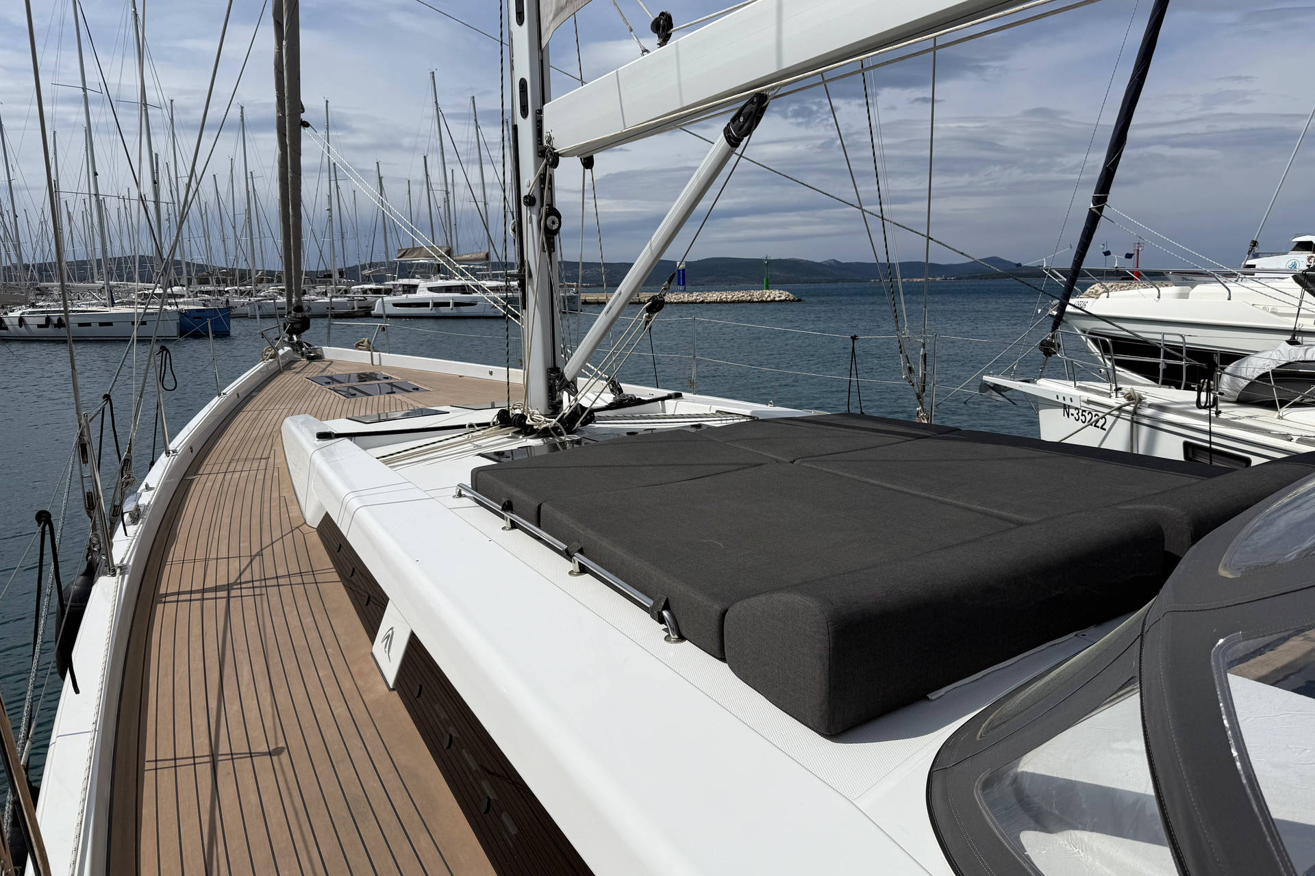 Hanse 588 - 3 + 1 cab. — photo 45