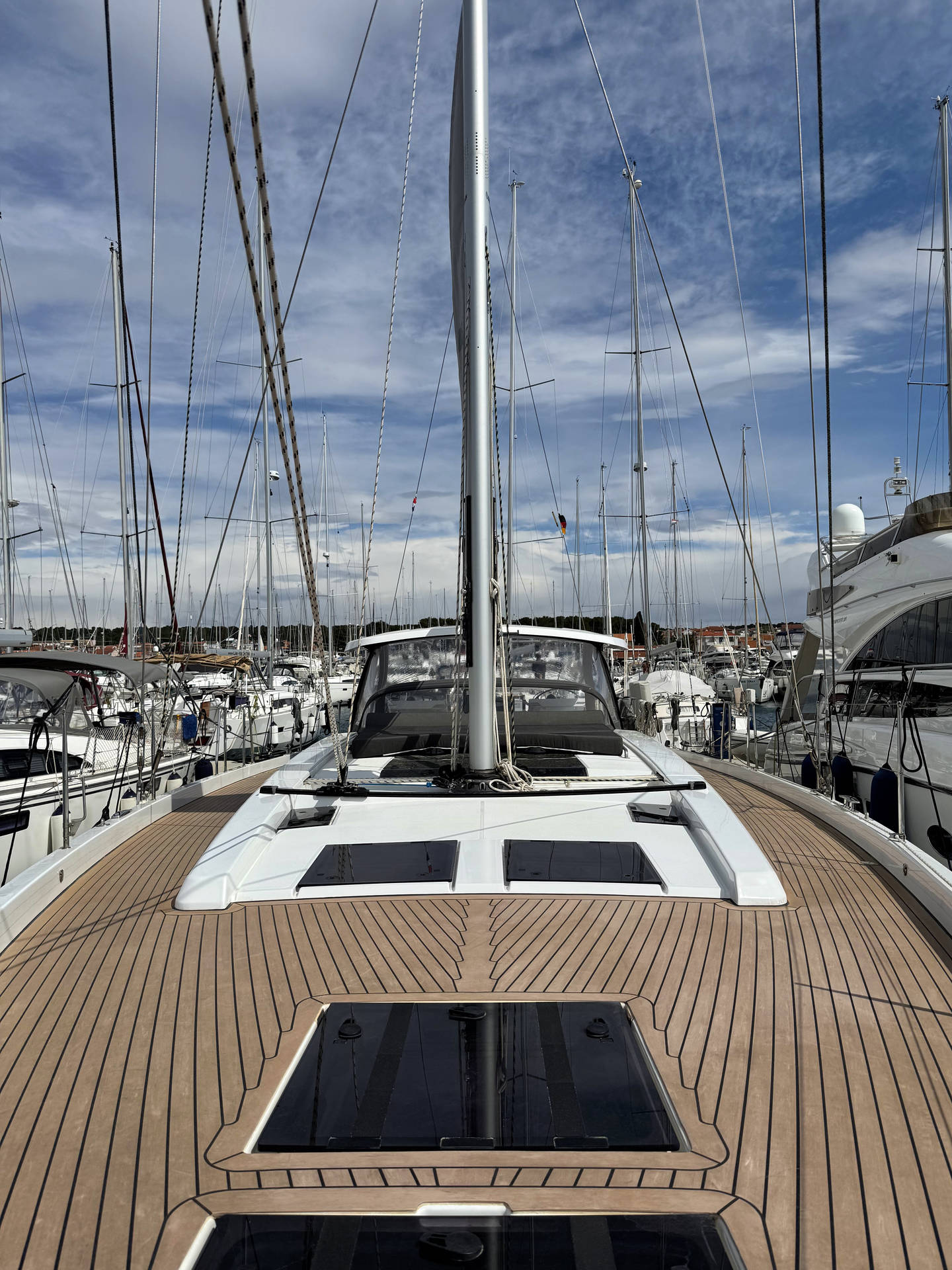 Hanse 588 - 3 + 1 cab. — photo 47