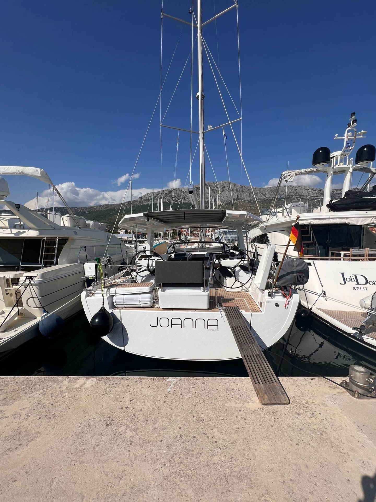 Hanse 588 - 3 + 1 cab. — photo 49
