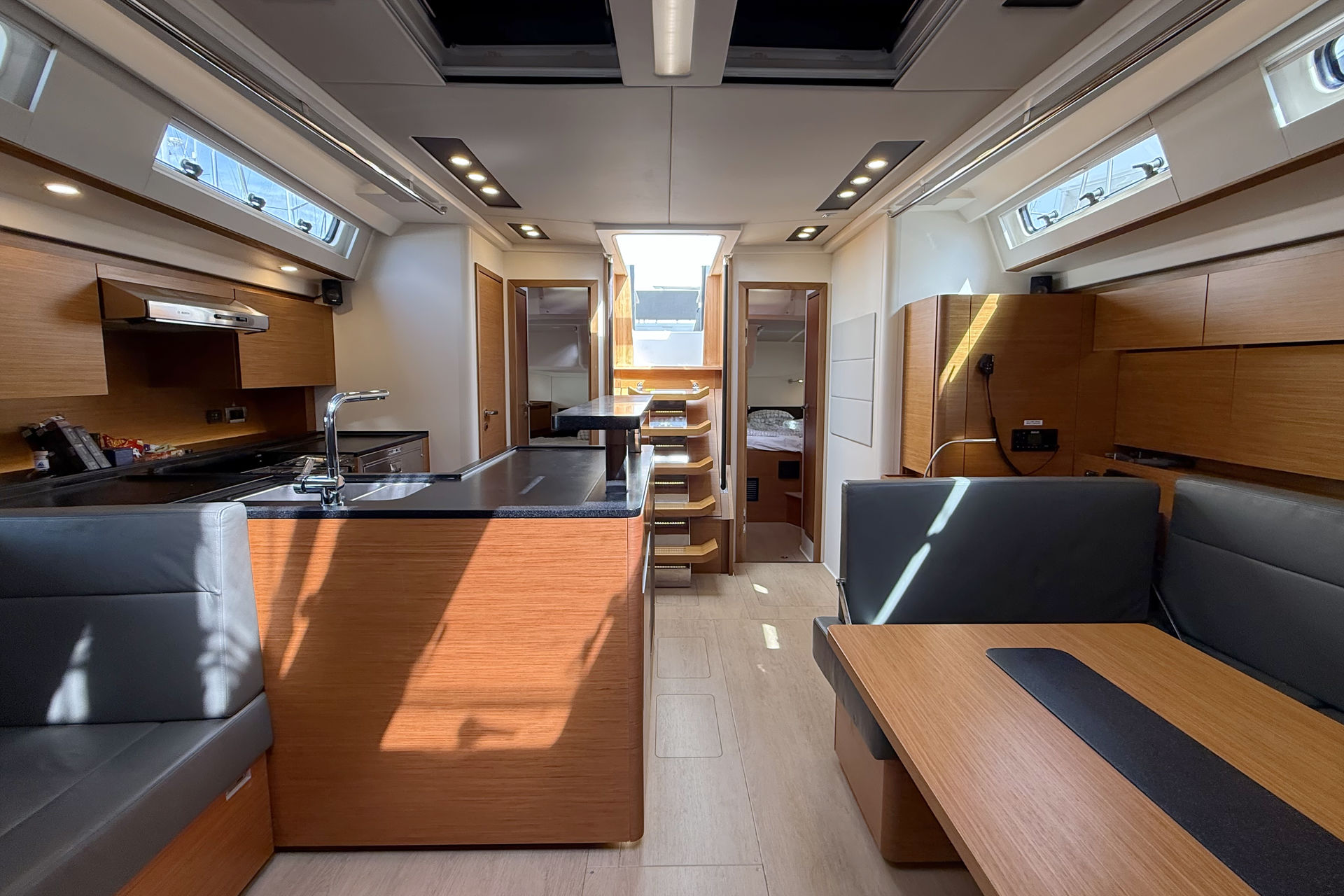 Hanse 588 - 3 + 1 cab. — photo 51
