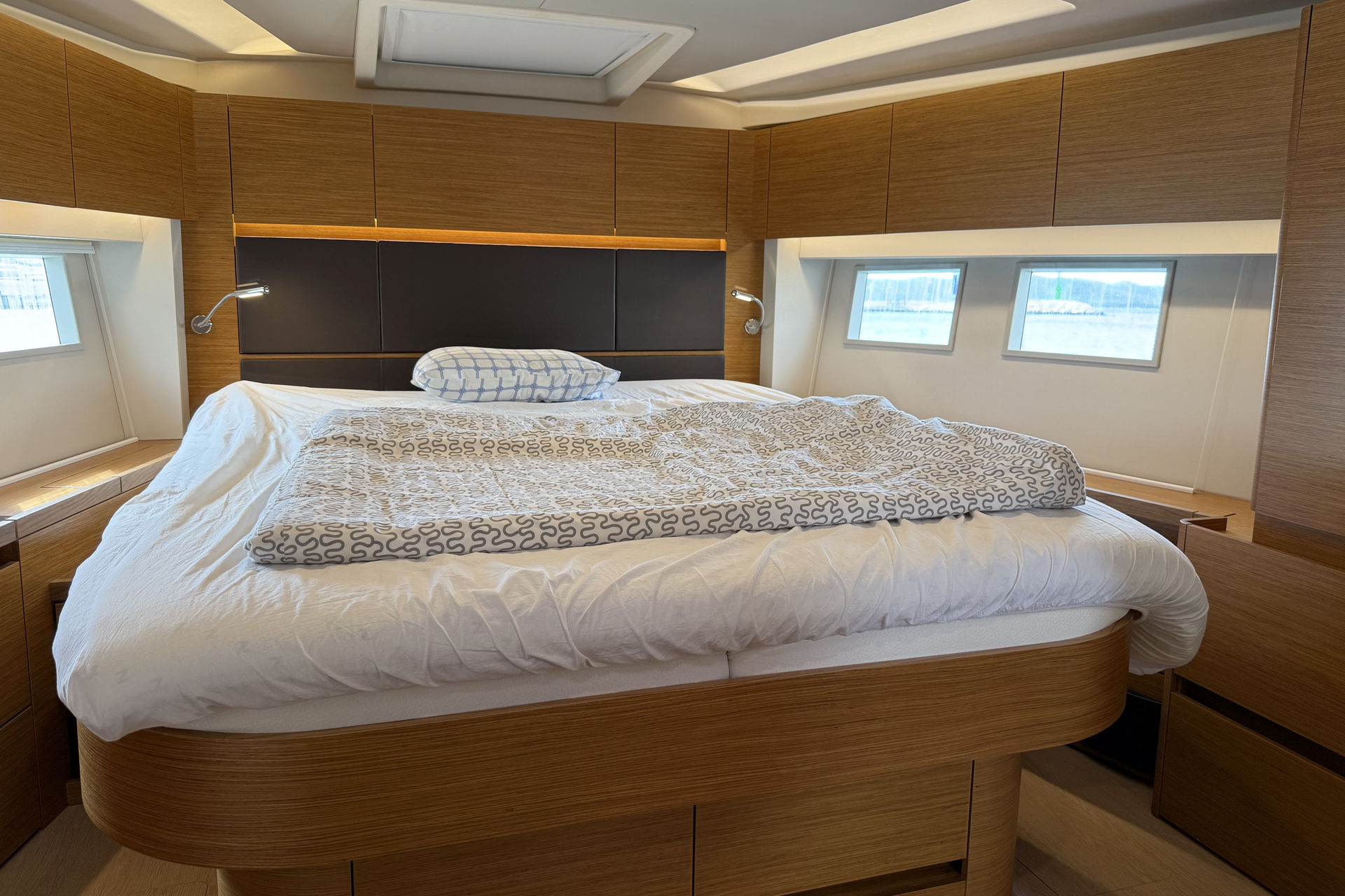 Hanse 588 - 3 + 1 cab. — photo 9