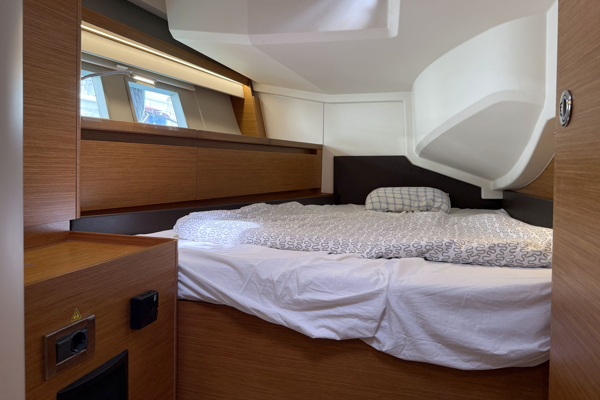 Hanse 588 - 3 + 1 cab. — photo 10