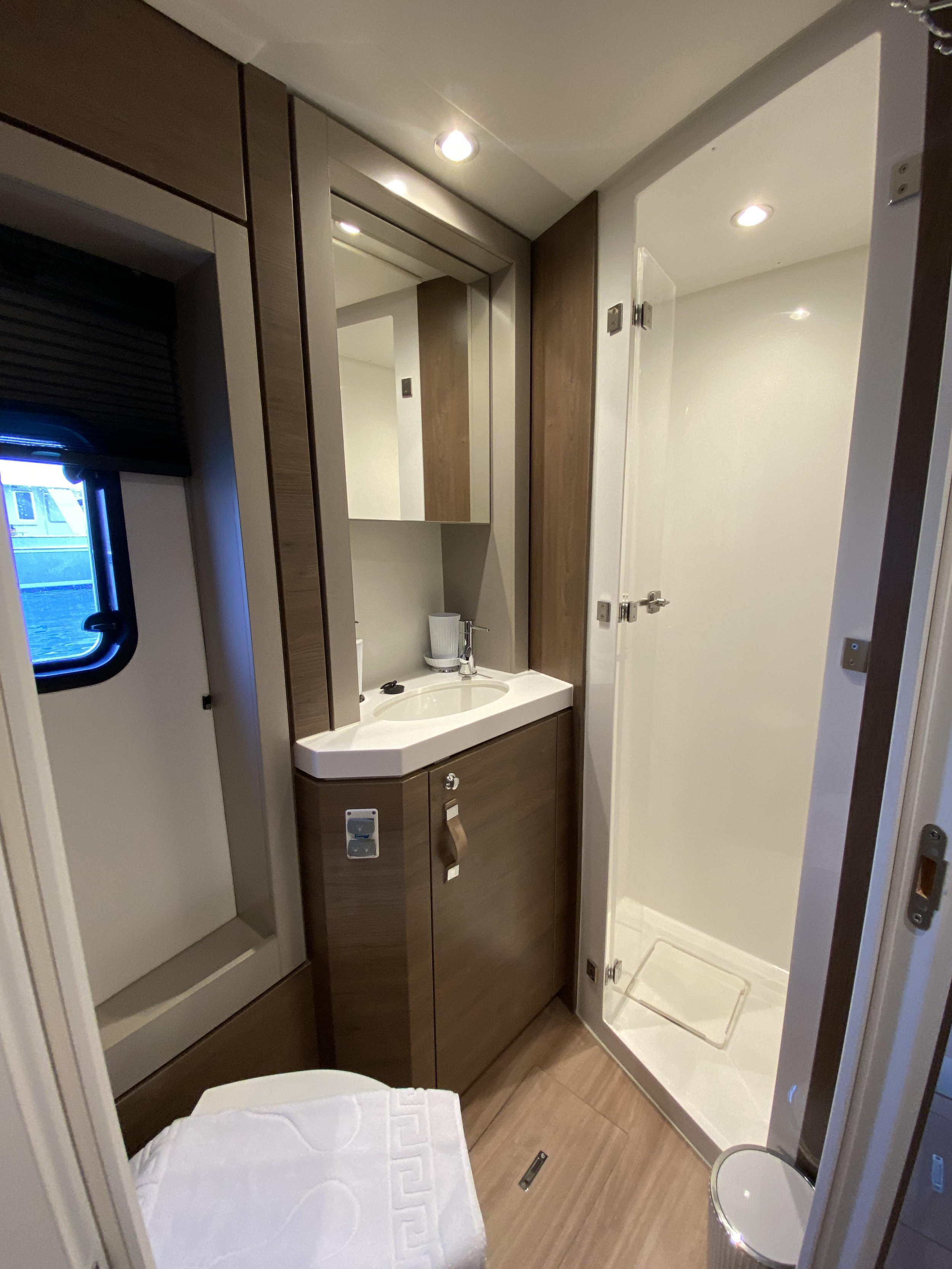 Bali 4.6 - 5 + 1 cab. — photo 23