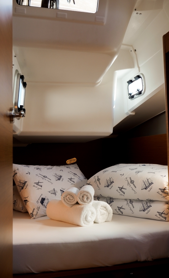Sun Odyssey 410 - 3 cab. — photo 8